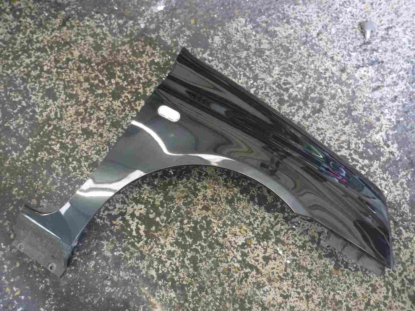 Renault Clio MK2 2001-2006 Drivers OS Wing Black 676