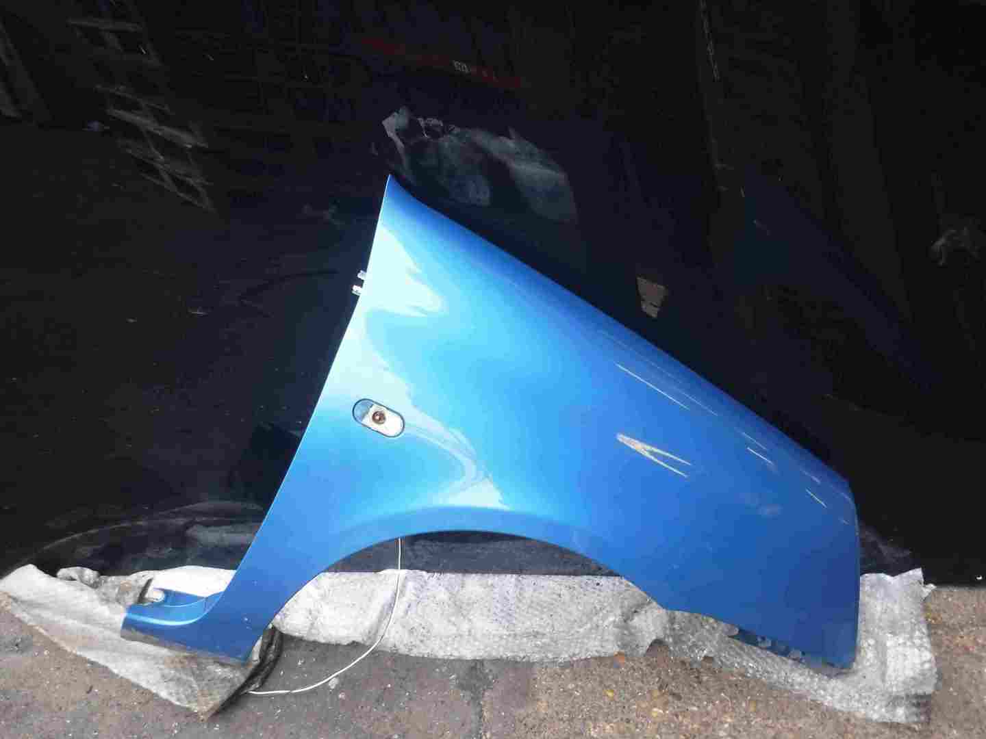 Renault Clio MK2 2001-2006 Drivers OS Wing Blue TED48