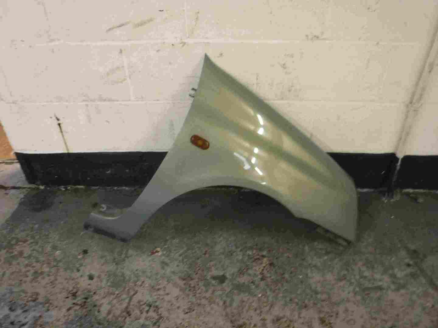 Renault Clio MK2 2001-2006 Drivers OS Wing Green NV191