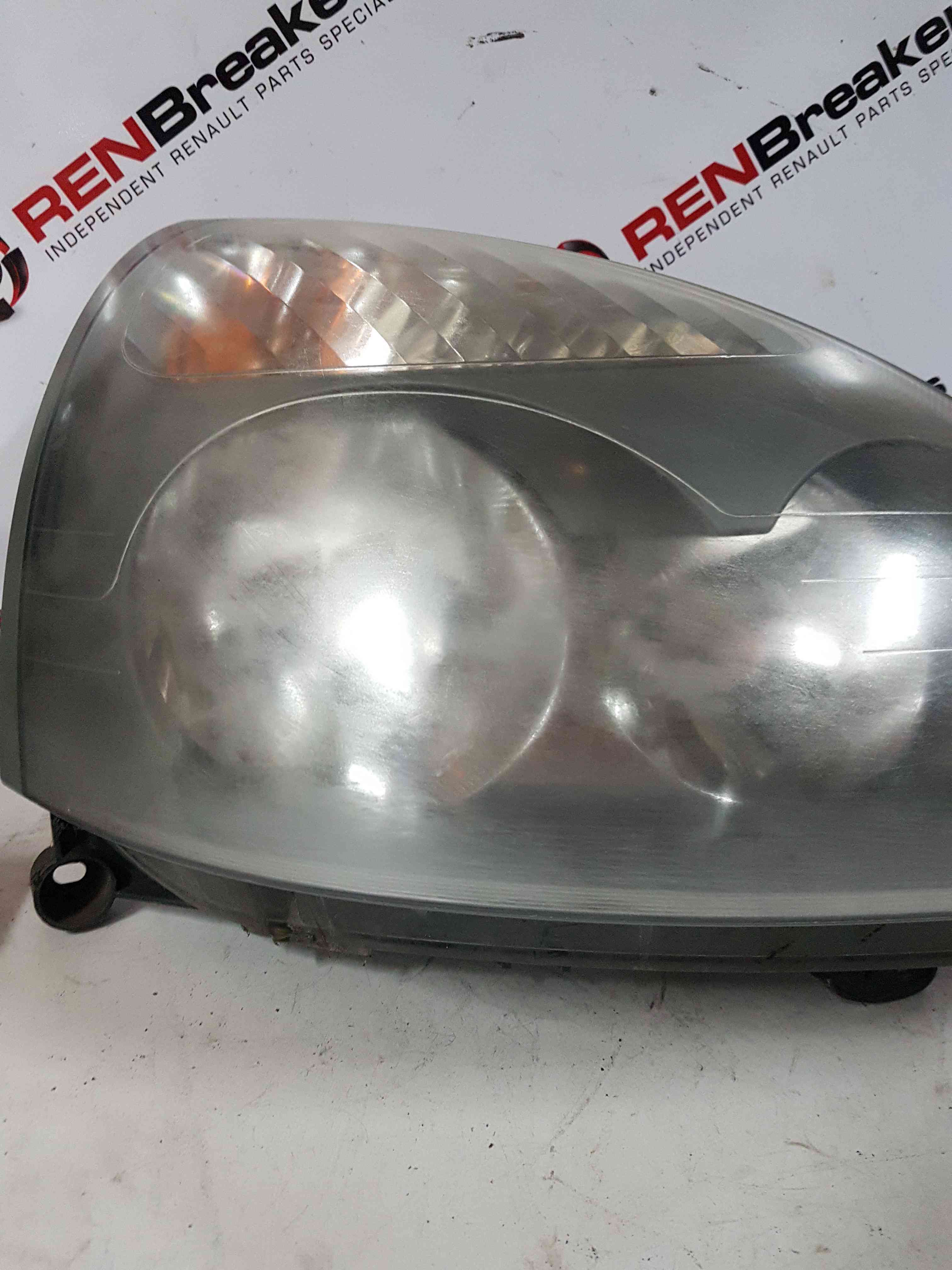 Thumb 4 Renault Clio MK2 2001-2006 Drivers OSF Cloudy Front Headlight Grey