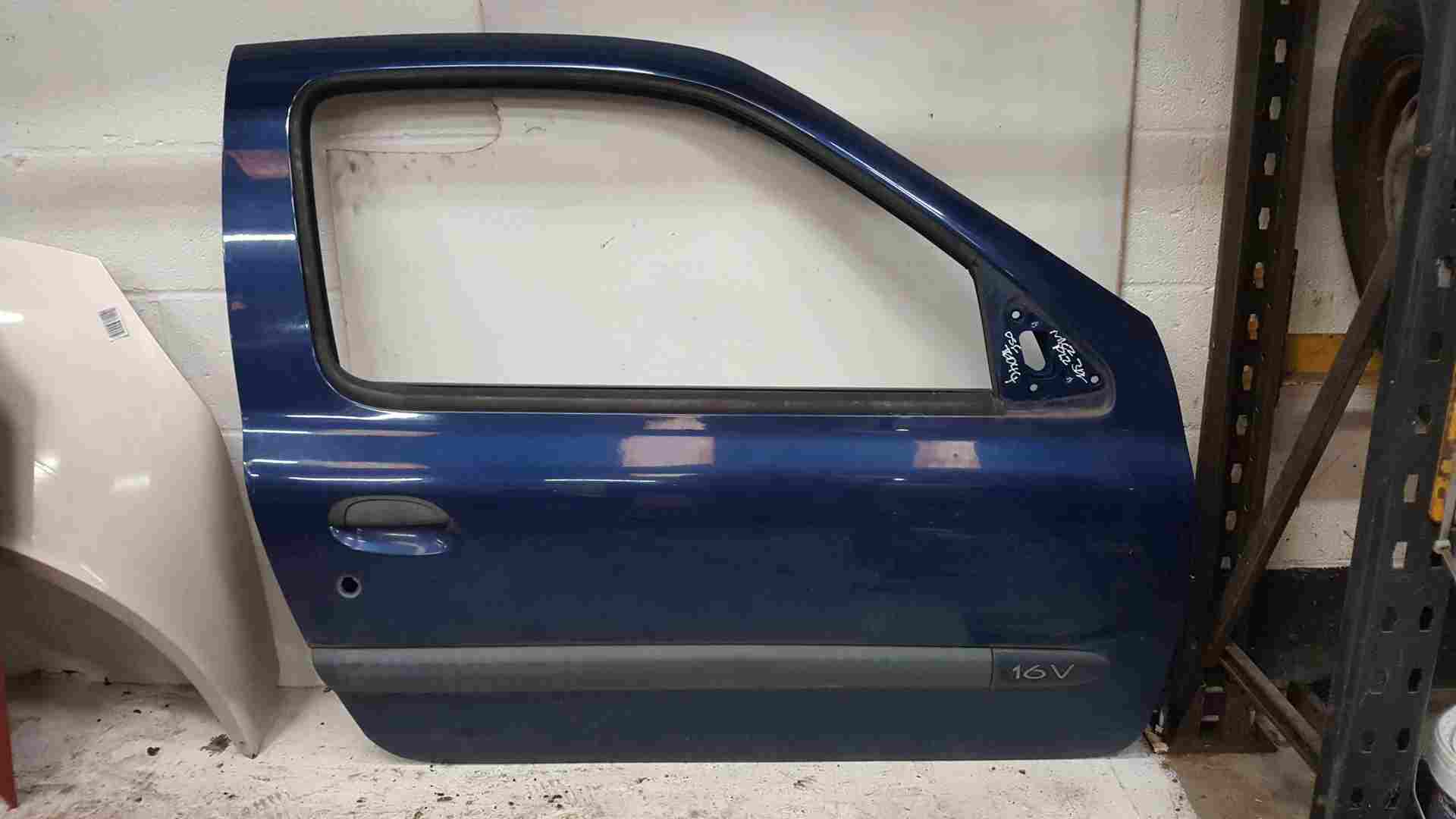 Thumb 3 Renault Clio MK2 2001-2006 Drivers OSF Door 3Dr Blue Ted44