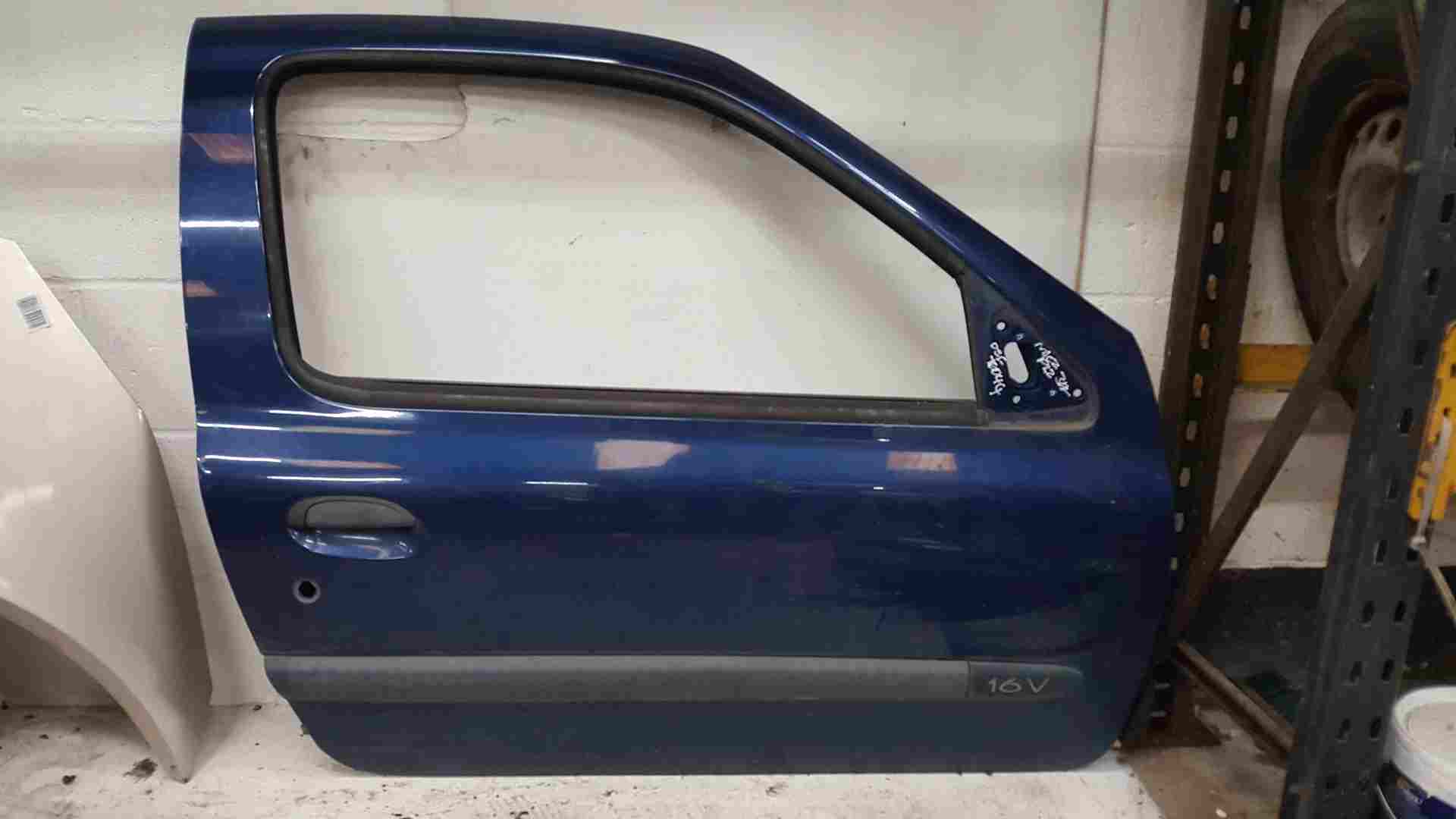 Thumb 7 Renault Clio MK2 2001-2006 Drivers OSF Door 3Dr Blue Ted44