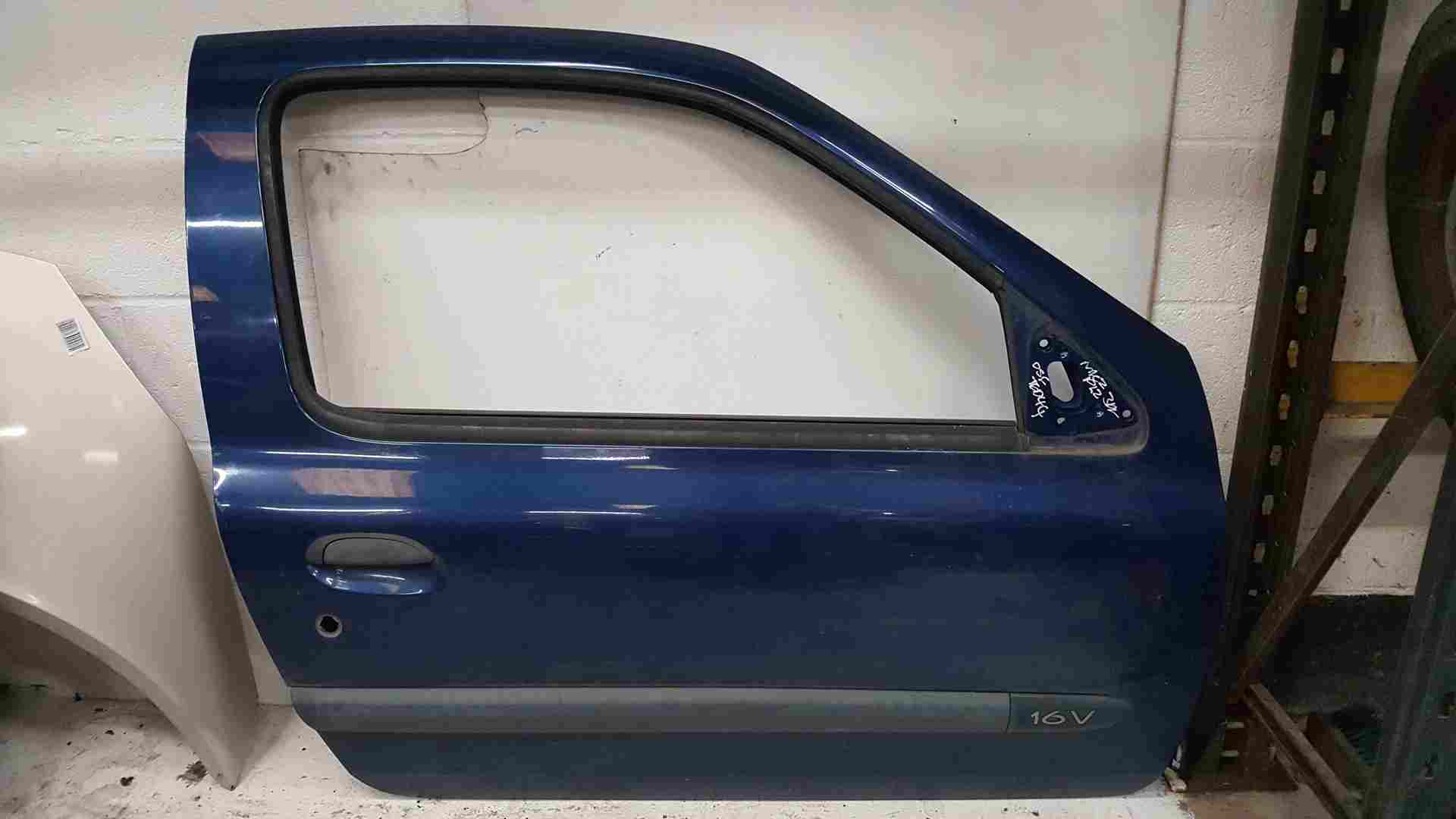 Renault Clio MK2 2001-2006 Drivers OSF Door 3Dr Blue Ted44