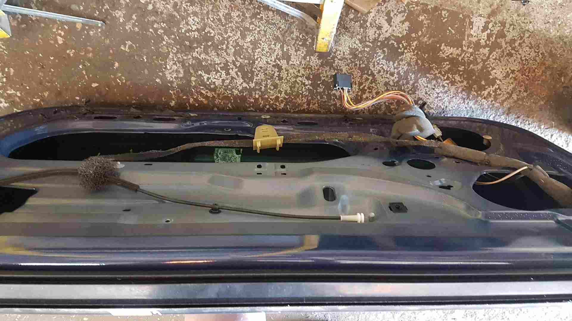 Thumb 2 Renault Clio MK2 2001-2006 Drivers OSF Front Door Blue Ov460 3Dr