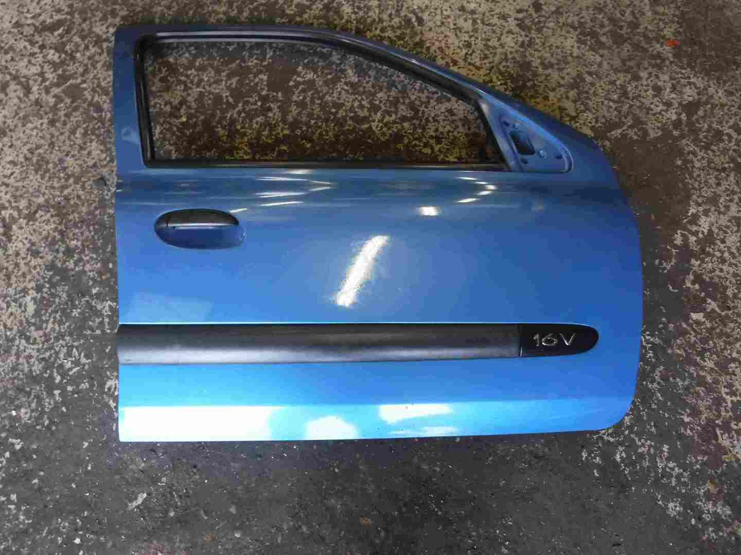 Renault Clio MK2 2001-2006 Drivers OSF Front Door Blue TED48 5dr