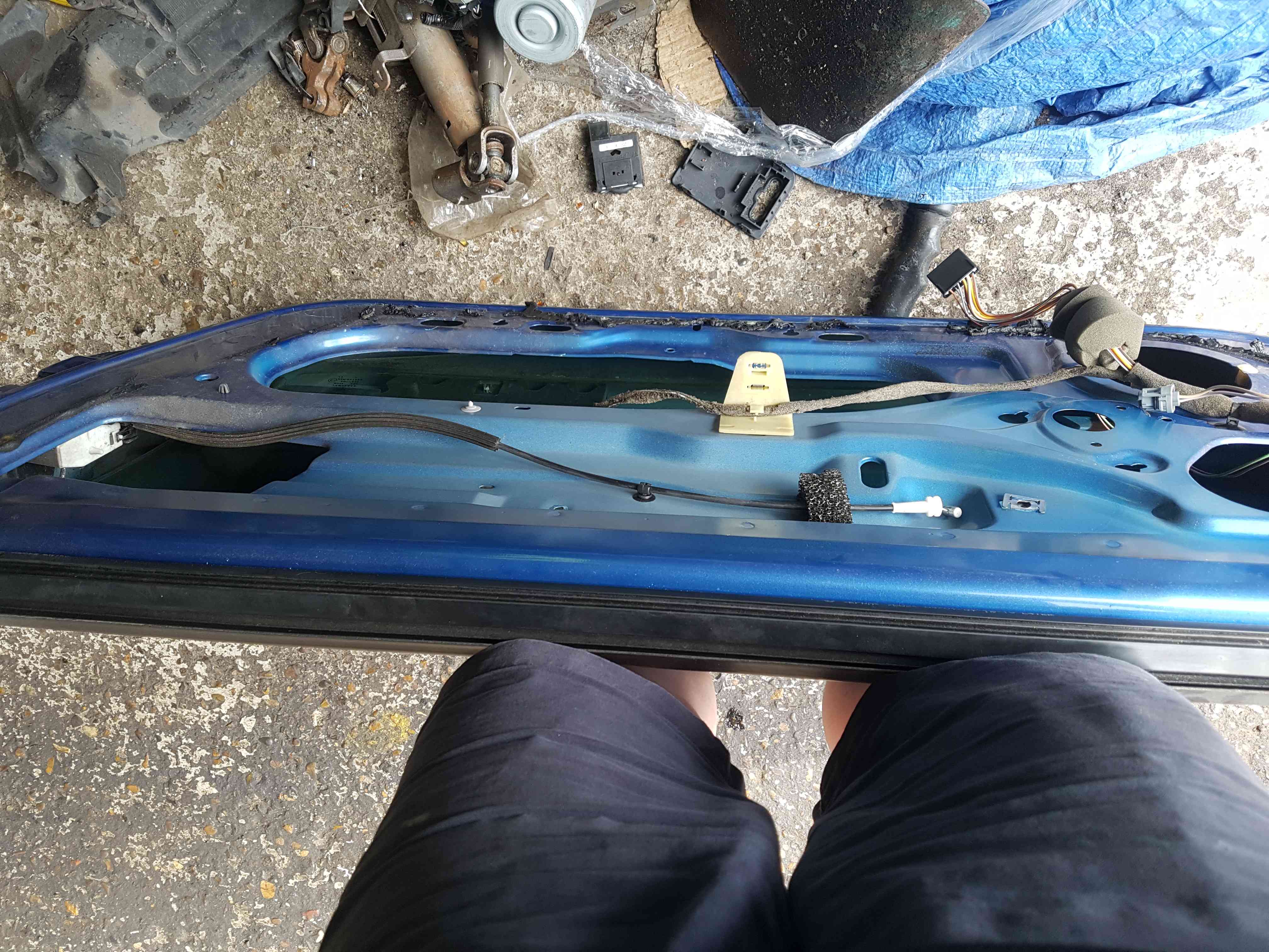 Thumb 6 Renault Clio MK2 2001-2006 Drivers OSF Front Door Blue Terna 3Dr