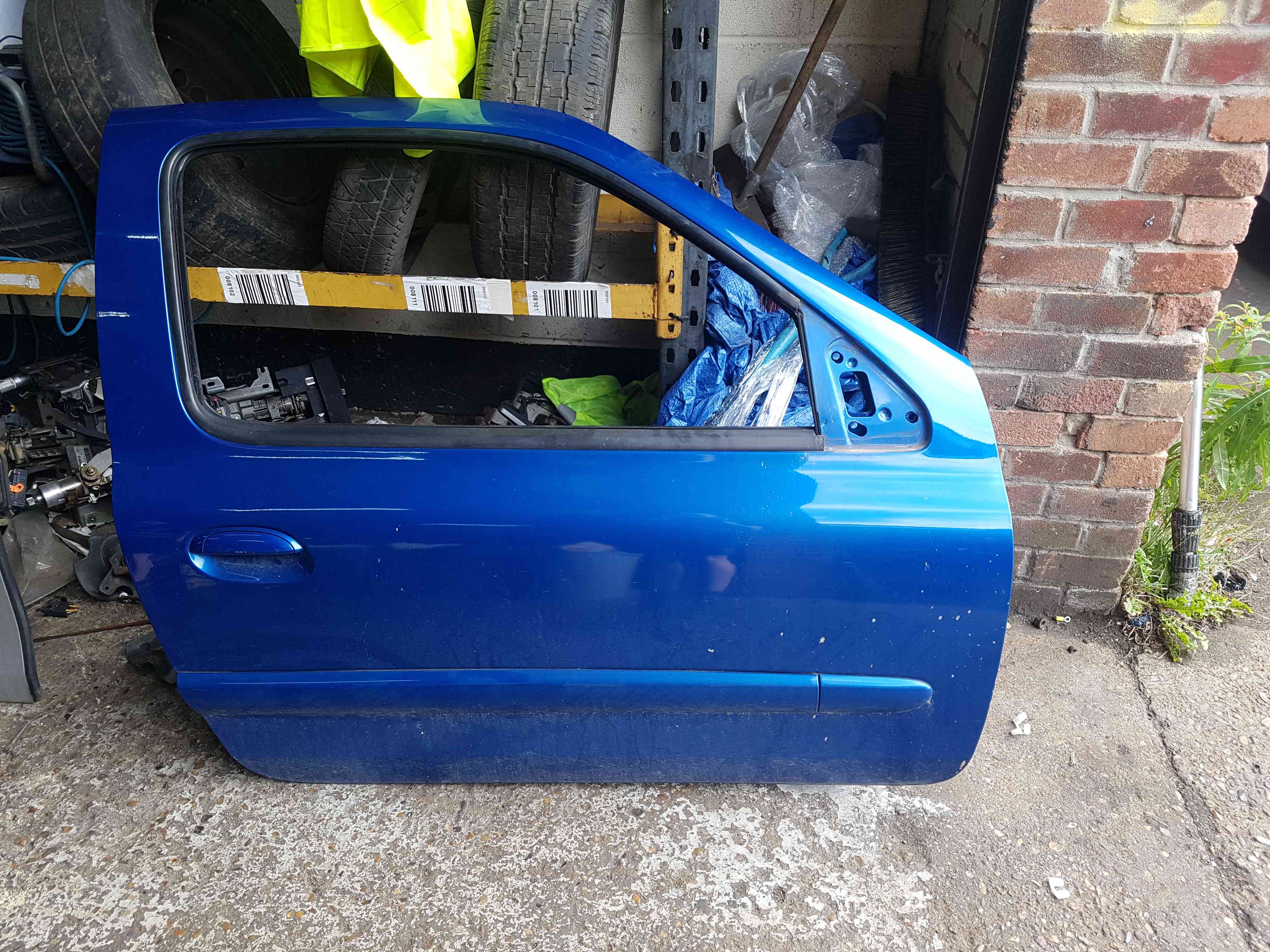 Renault Clio MK2 2001-2006 Drivers OSF Front Door Blue Terna 3Dr