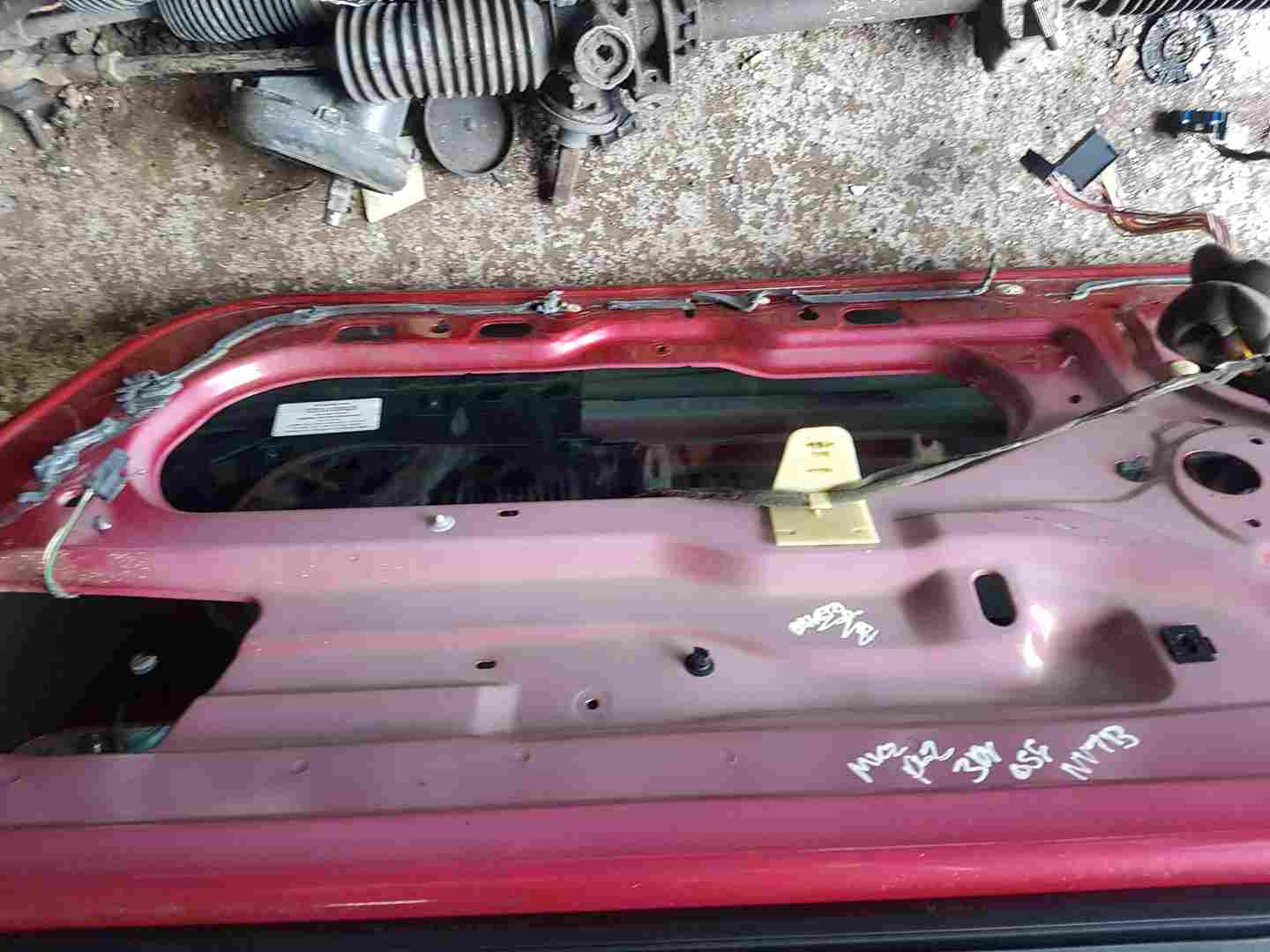 Thumb 3 Renault Clio MK2 2001-2006 Drivers OSF Front Door RED Nv713 3Dr