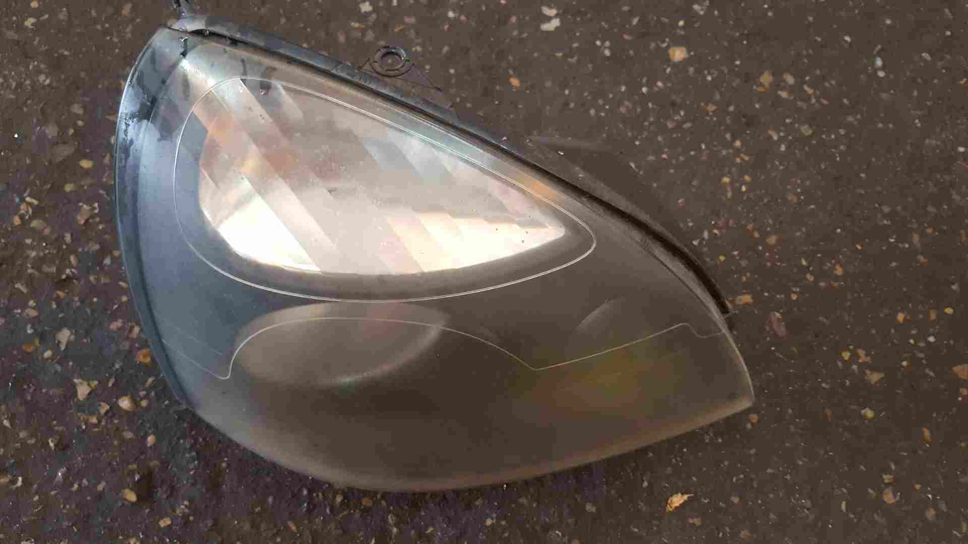 Thumb 5 Renault Clio MK2 2001-2006 Drivers OSF Front Headlight Cloudy 