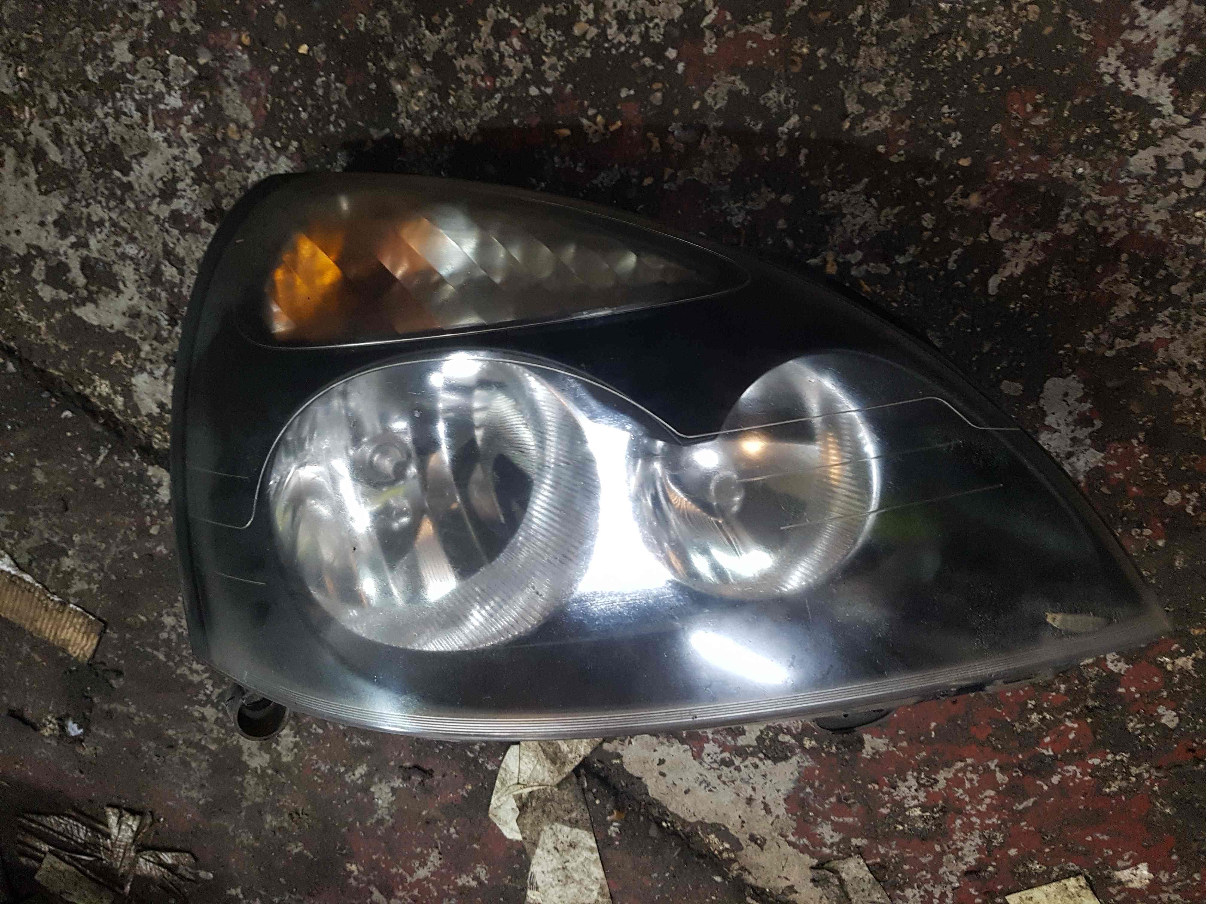 Thumb 3 Renault Clio MK2 2001-2006 Drivers OSF Front Headlight Lens Lamp Black Backing