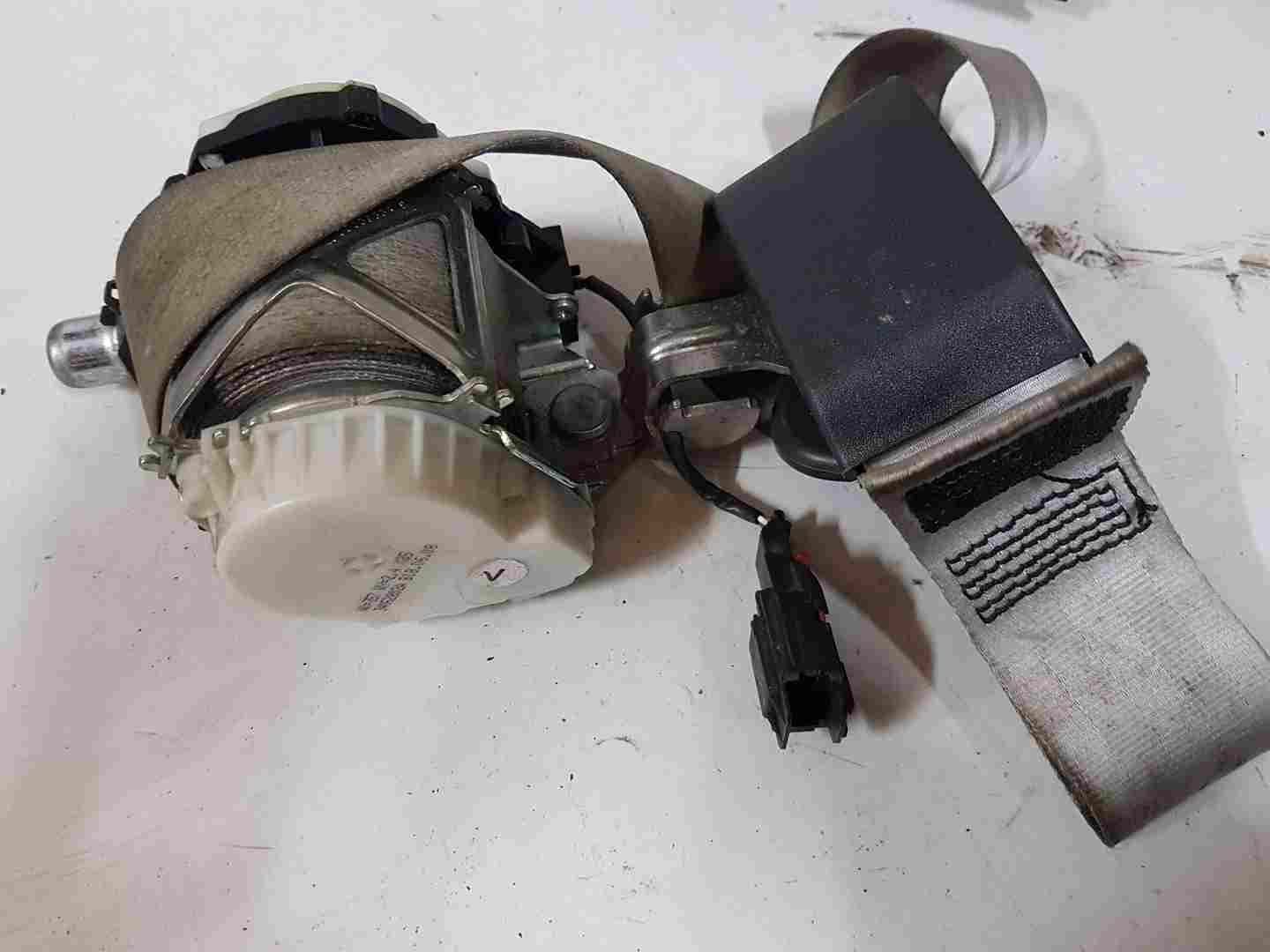 Thumb 3 Renault Clio MK3 2005-2012 Drivers OSF Front Seat Belt Grey Silver 3Dr SPORT