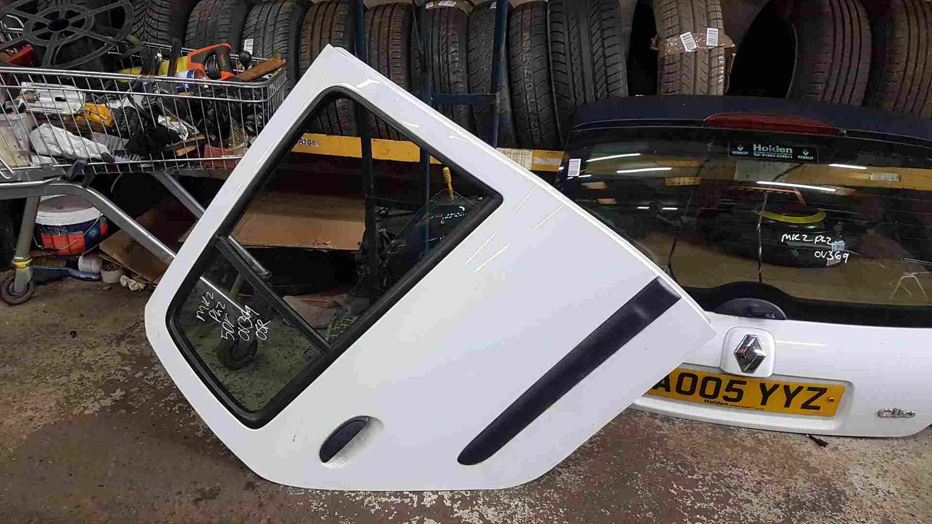 Renault Clio MK2 2001-2006 Drivers OSR Rear Door White Ov369