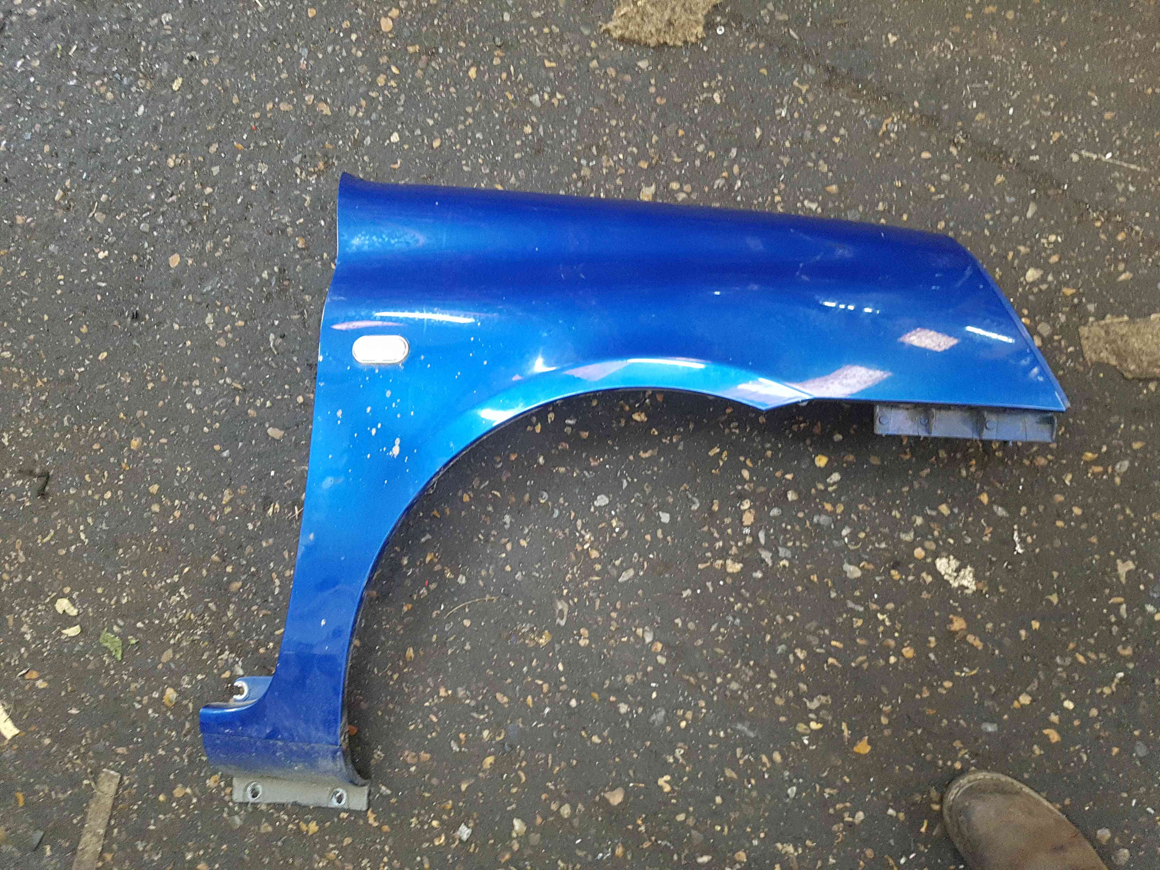 Thumb 4 Renault Clio MK2 2001-2006 Drivers Os Wing Blue TERNA