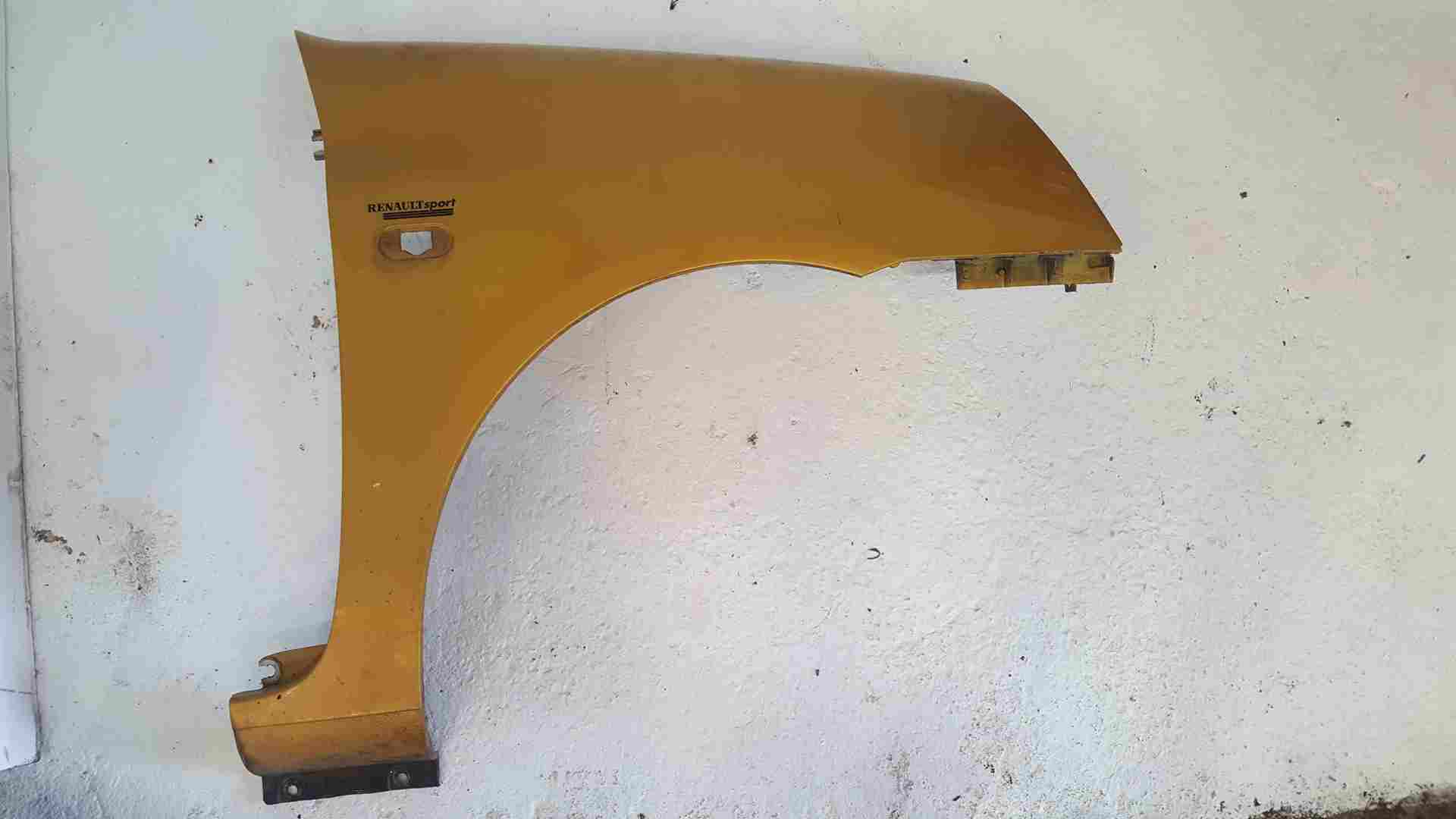 Thumb 2 Renault Clio MK2 2001-2006 Drivers Os Wing Gold Yellow Ted30 8200052380