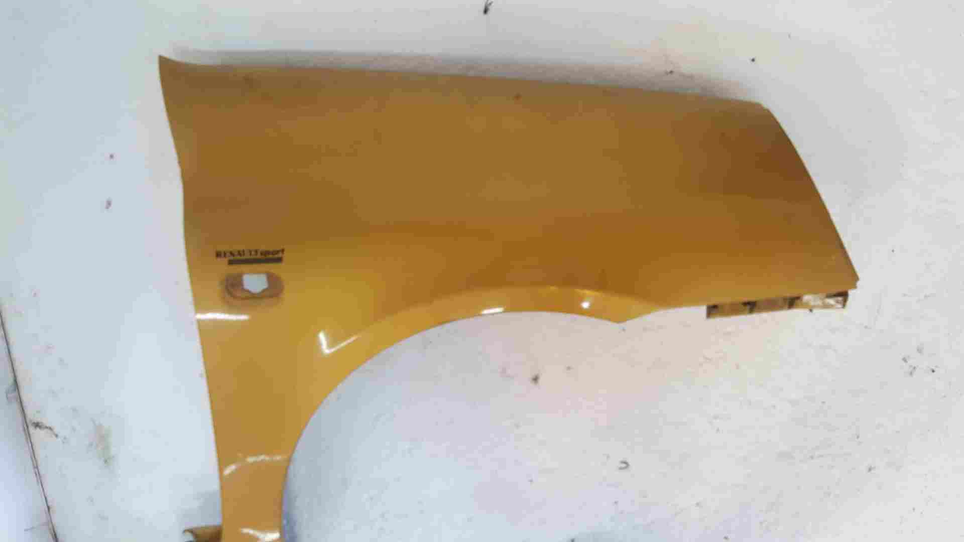 Thumb 4 Renault Clio MK2 2001-2006 Drivers Os Wing Gold Yellow Ted30 8200052380