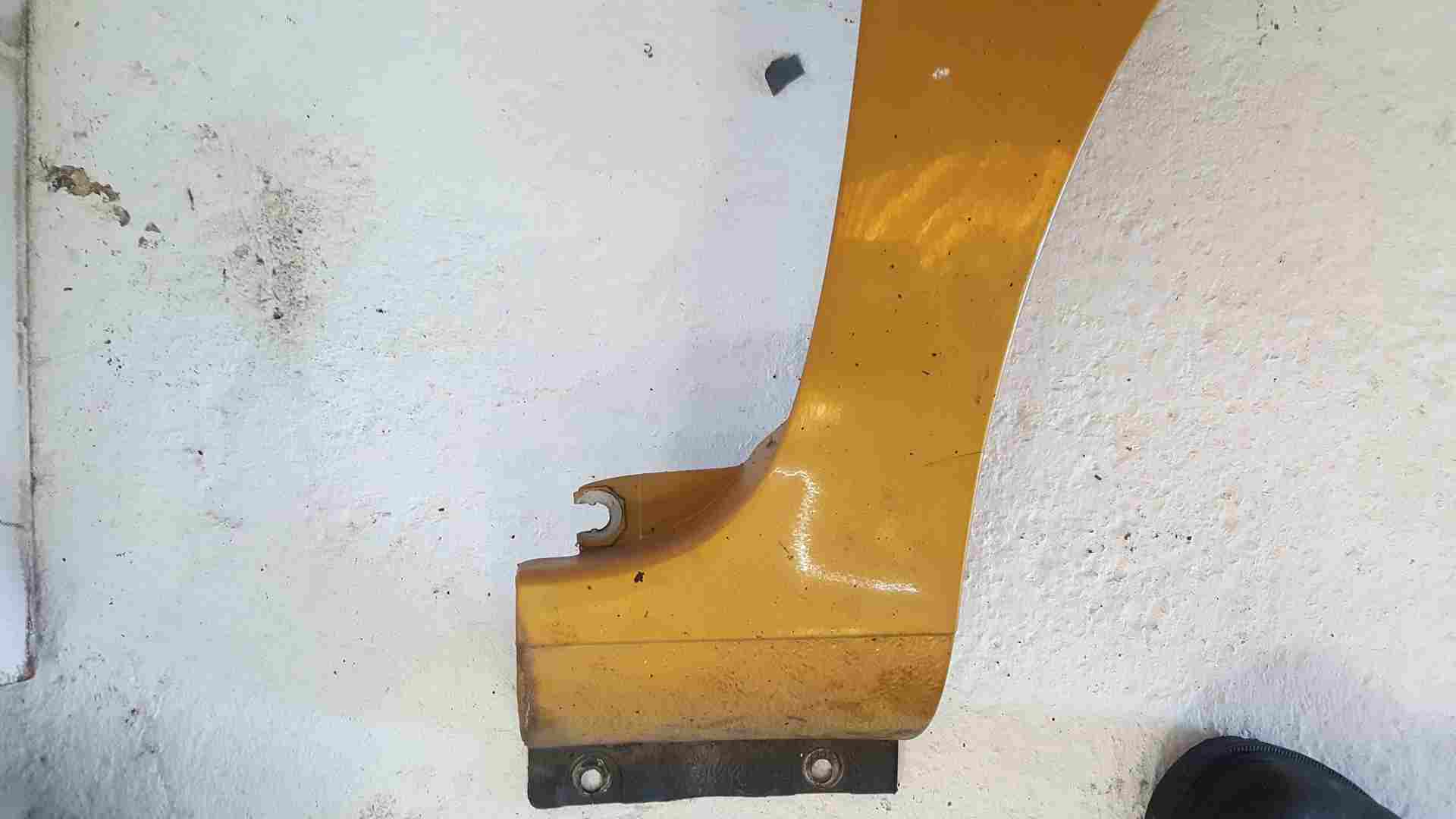 Thumb 5 Renault Clio MK2 2001-2006 Drivers Os Wing Gold Yellow Ted30 8200052380