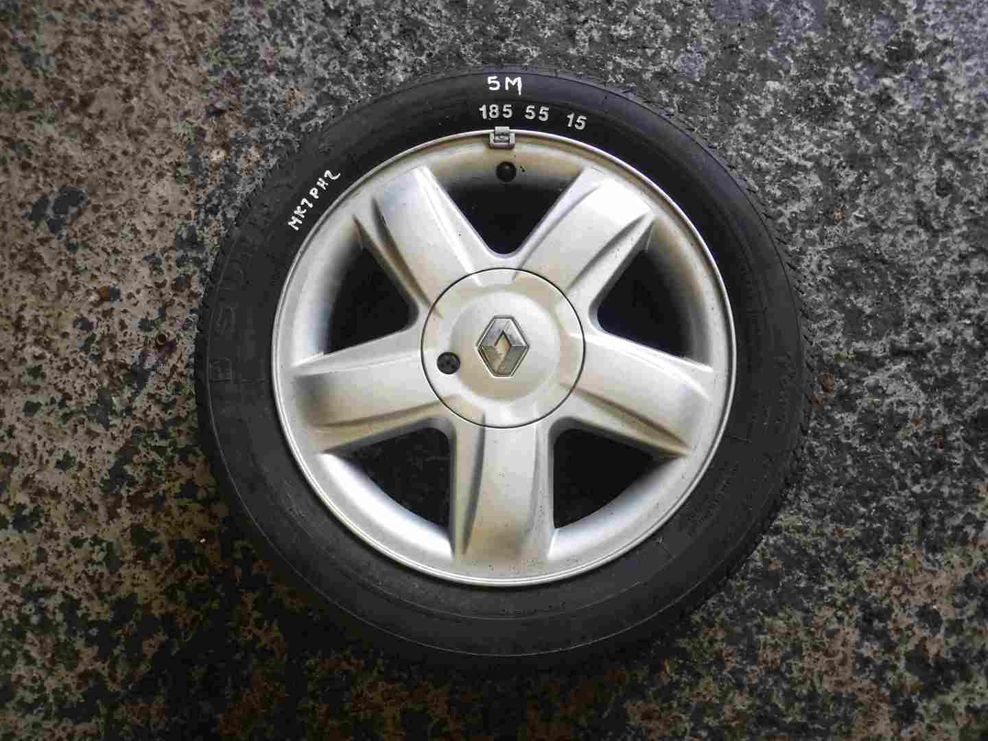 Renault Clio MK2 2001-2006 Dynamique Alloy Wheel + Tyre 185 55 15 5mm Tread
