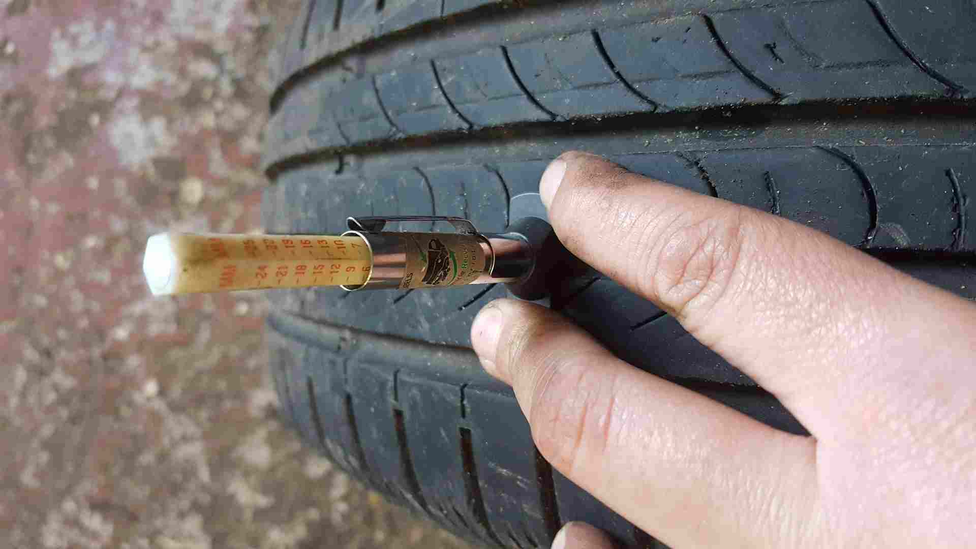 Thumb 2 Renault Clio MK2 2001-2006 Dynamique Alloy Wheel + Tyre 185 55 15 6Mm 3/5