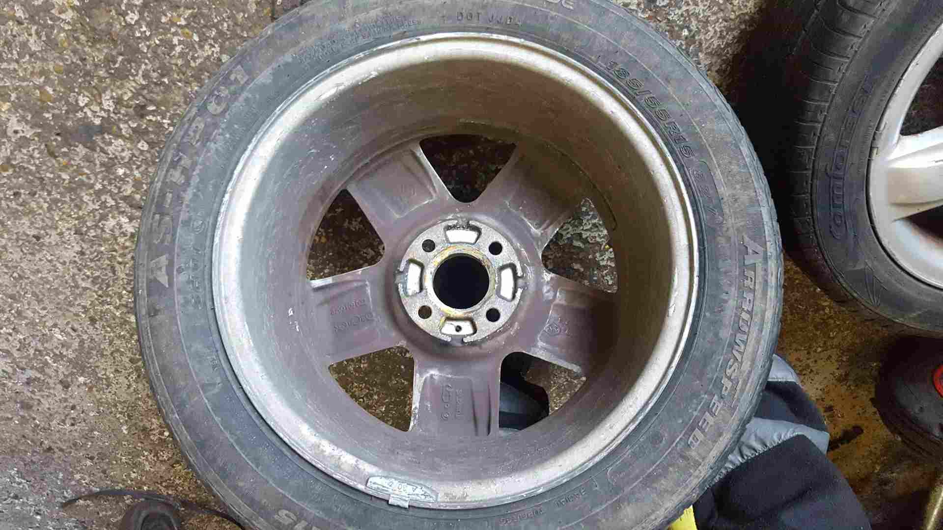 Thumb 4 Renault Clio MK2 2001-2006 Dynamique Alloy Wheel + Tyre 185 55 15 6Mm 3/5