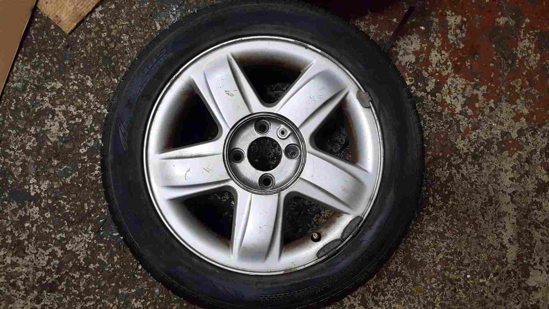 Renault Clio MK2 2001-2006 Dynamique Alloy Wheel + Tyre 185 55 15 6Mm Tread 3/5