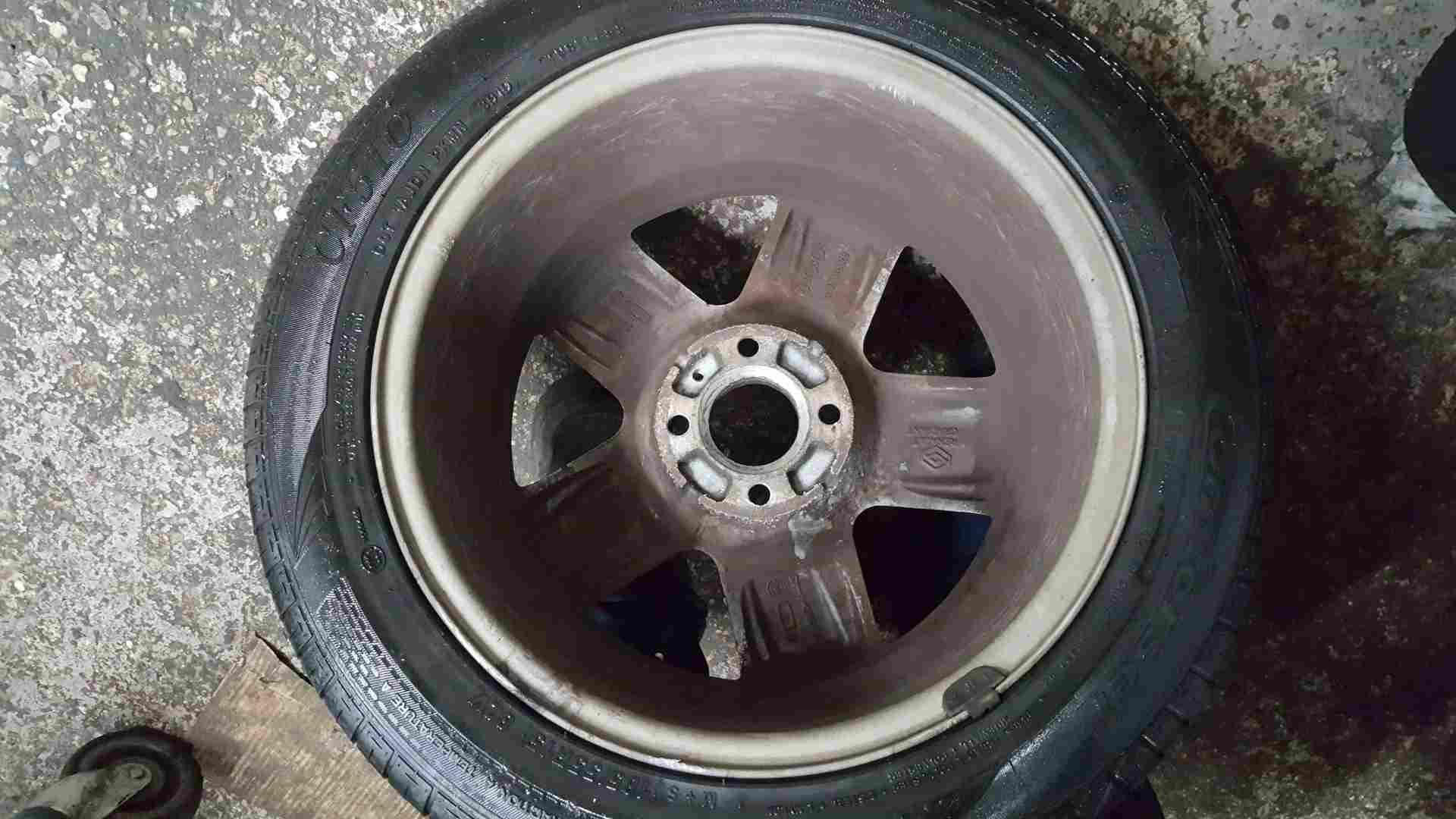 Thumb 3 Renault Clio MK2 2001-2006 Dynamique Alloy Wheel + Tyre 185 55 15 6Mm Tread 3/5