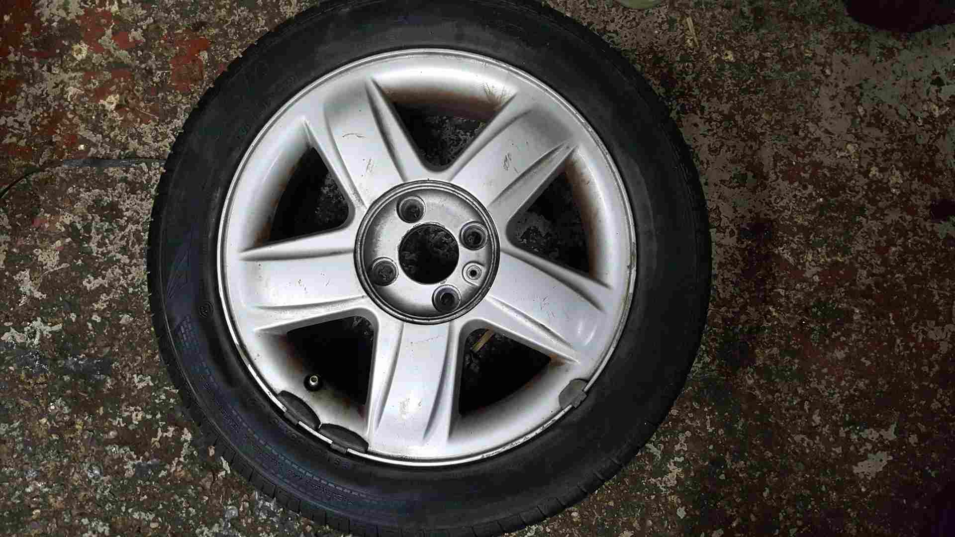 Thumb 4 Renault Clio MK2 2001-2006 Dynamique Alloy Wheel + Tyre 185 55 15 6Mm Tread 3/5