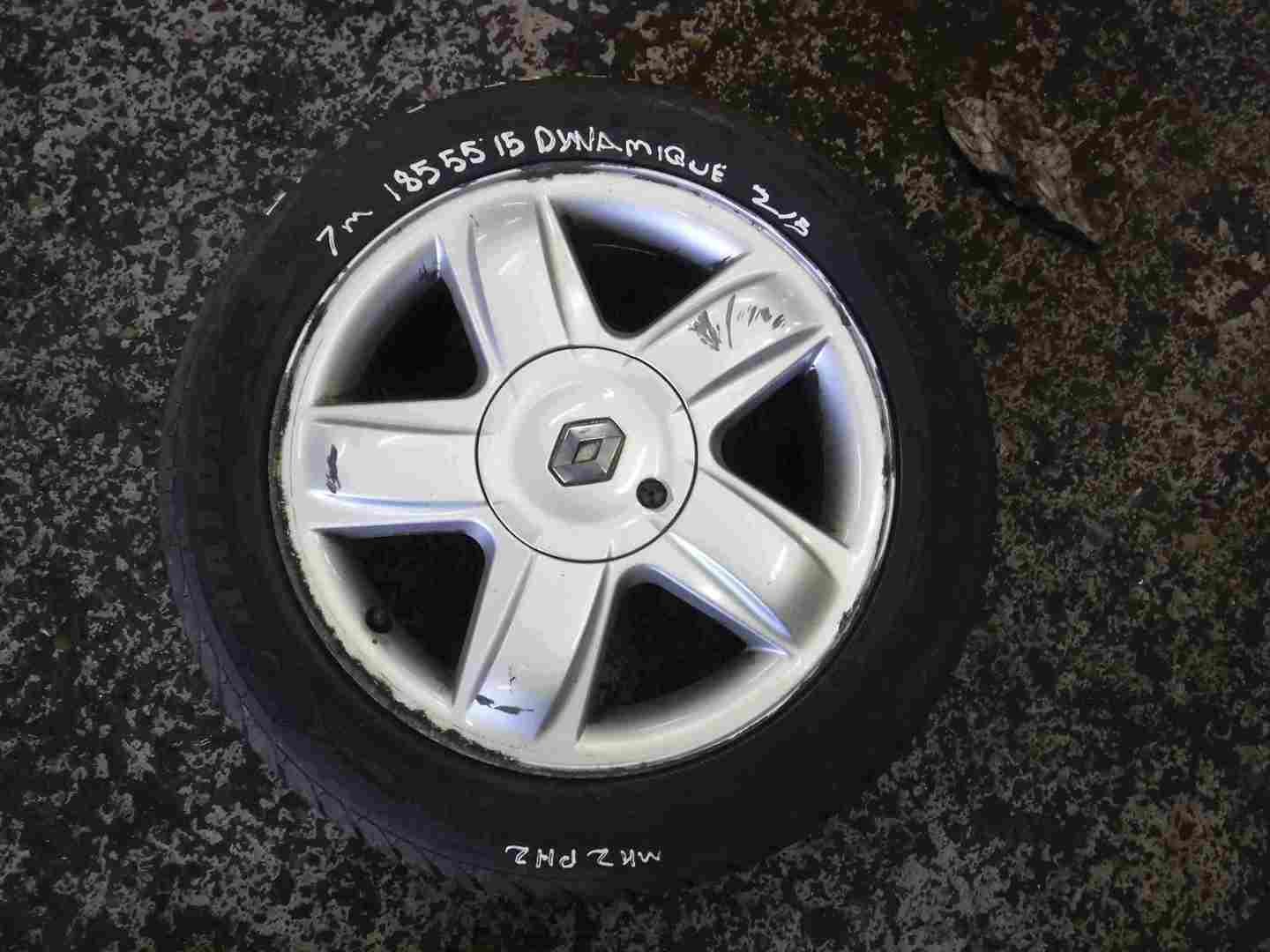 Renault Clio MK2 2001-2006 Dynamique Alloy Wheel + Tyre 185 55 15 7mm