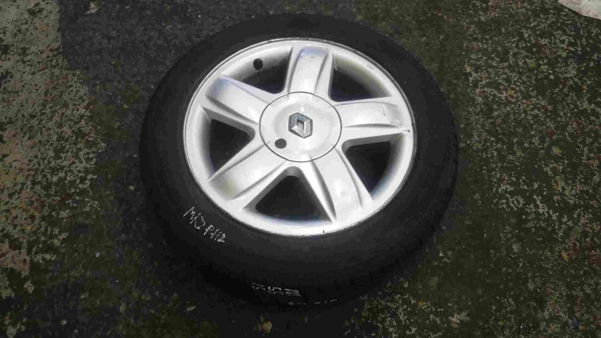 Renault Clio MK2 2001-2006 Dynamique Alloy Wheel + Tyre 185 55 15 8mm Tread