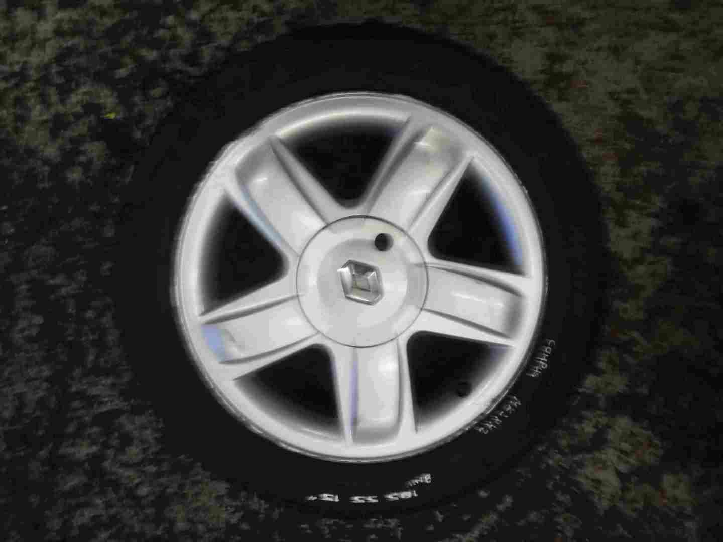 Renault Clio MK2 2001-2006 Dynamique Alloy Wheel 185 55 15 8mm