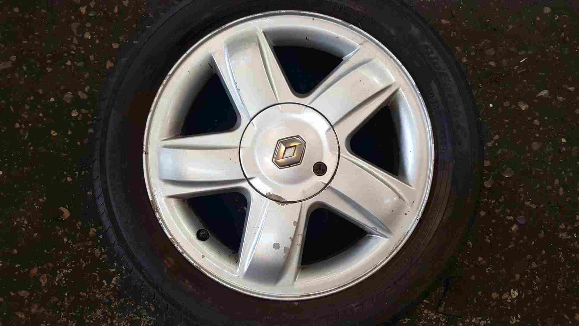 Thumb 2 Renault Clio MK2 2001-2006 Dynamique Gradiant Alloy Wheel  Tyre 185 55 15 5Mm