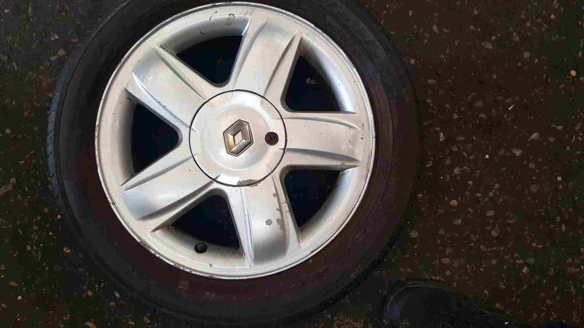Thumb 5 Renault Clio MK2 2001-2006 Dynamique Gradiant Alloy Wheel  Tyre 185 55 15 5Mm