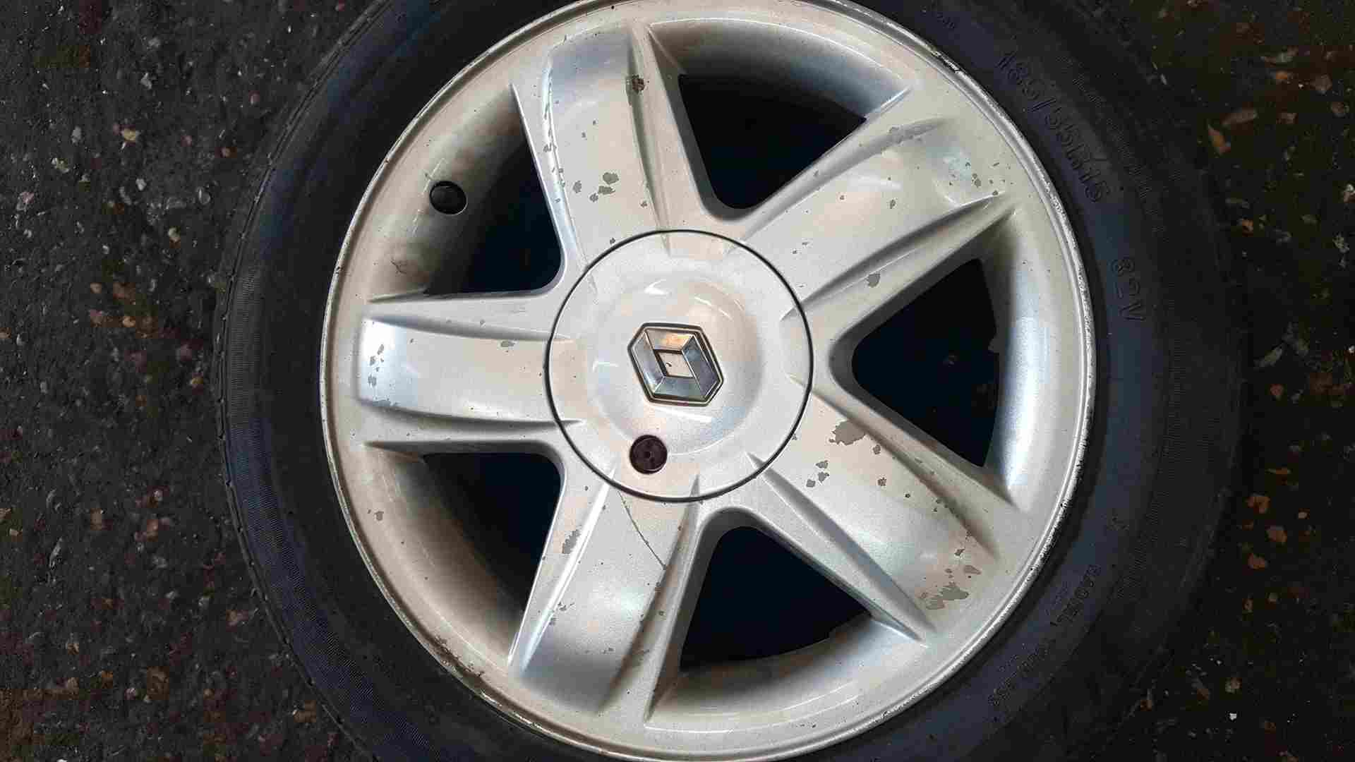 Thumb 2 Renault Clio MK2 2001-2006 Dynamique Gradiant Alloy Wheel 15 Inch 3/5