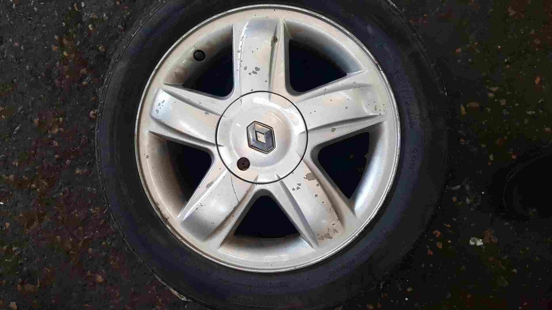 Thumb 3 Renault Clio MK2 2001-2006 Dynamique Gradiant Alloy Wheel 15 Inch 3/5