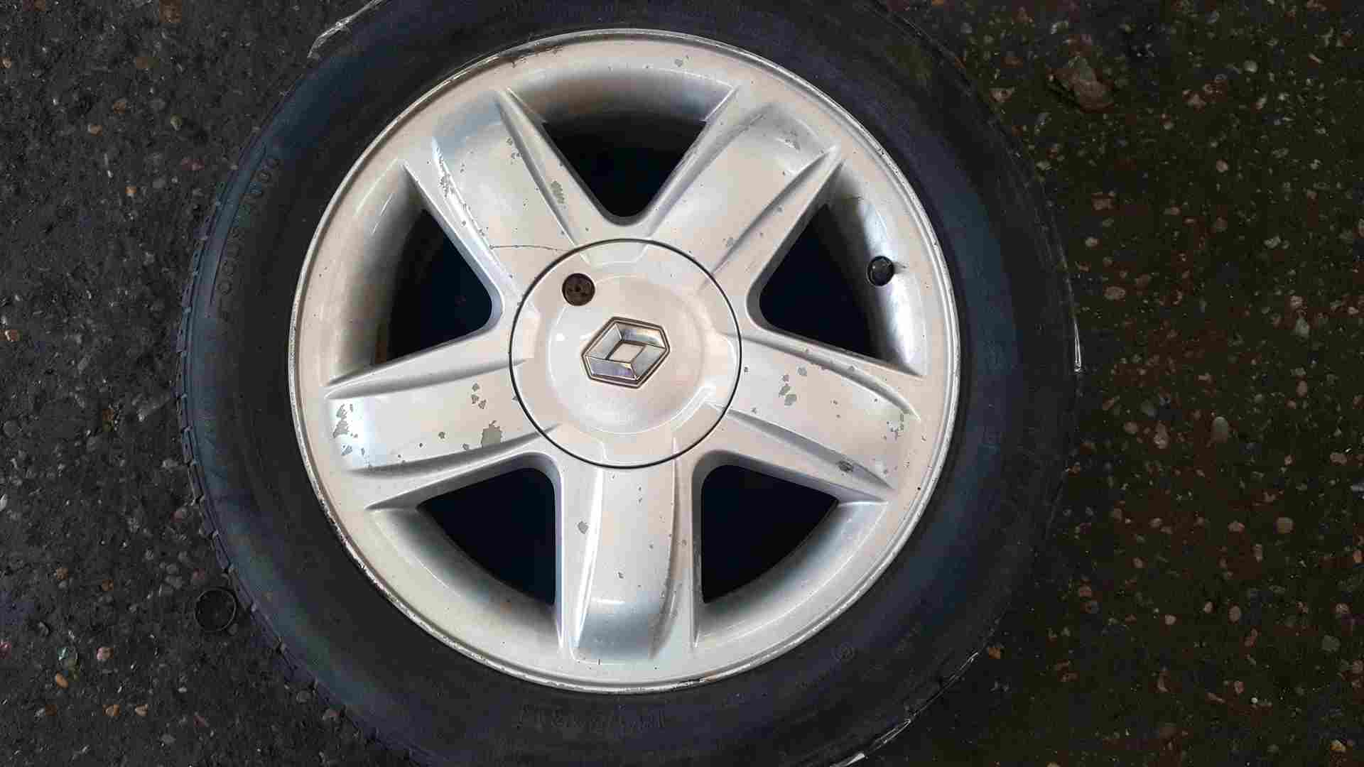 Thumb 6 Renault Clio MK2 2001-2006 Dynamique Gradiant Alloy Wheel 15 Inch 3/5