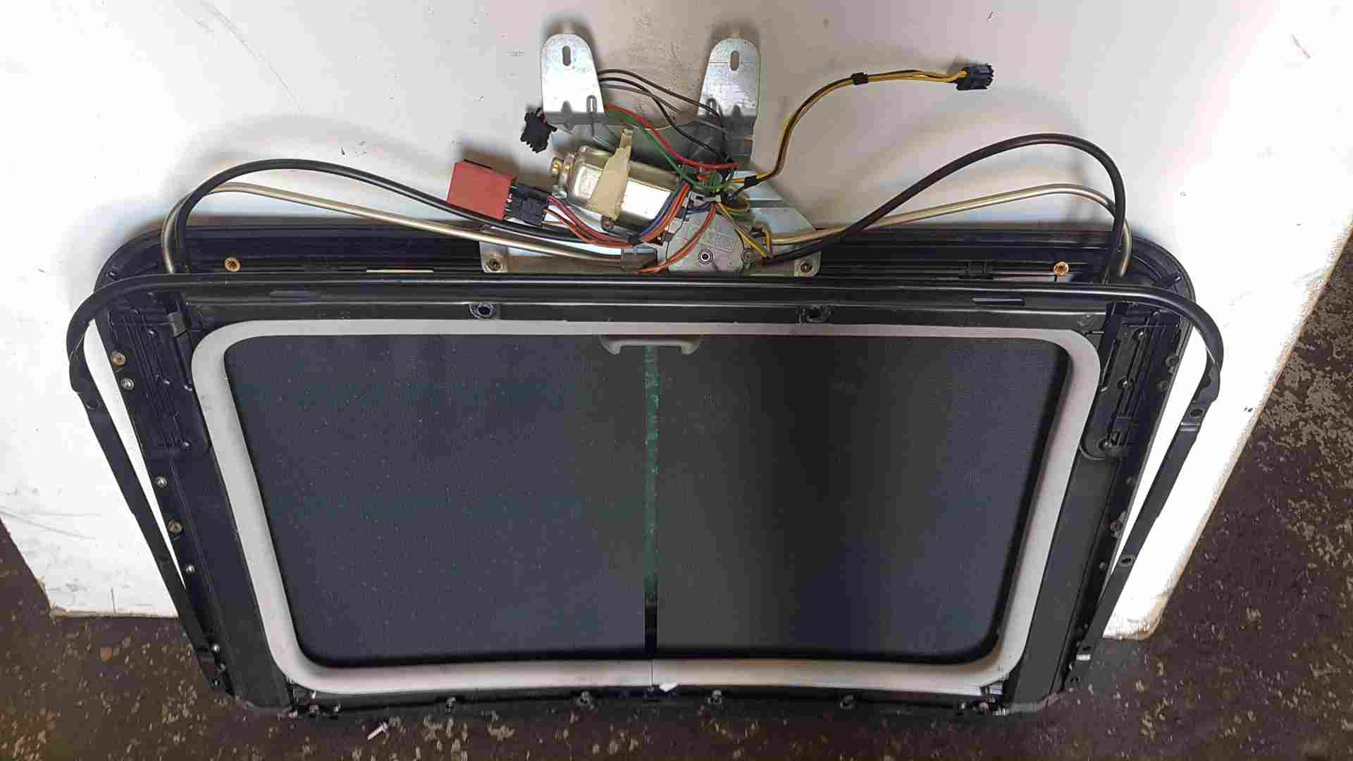 Thumb 3 Renault Clio MK2 2001-2006 Electric Sunroof Glass Window+ Motor