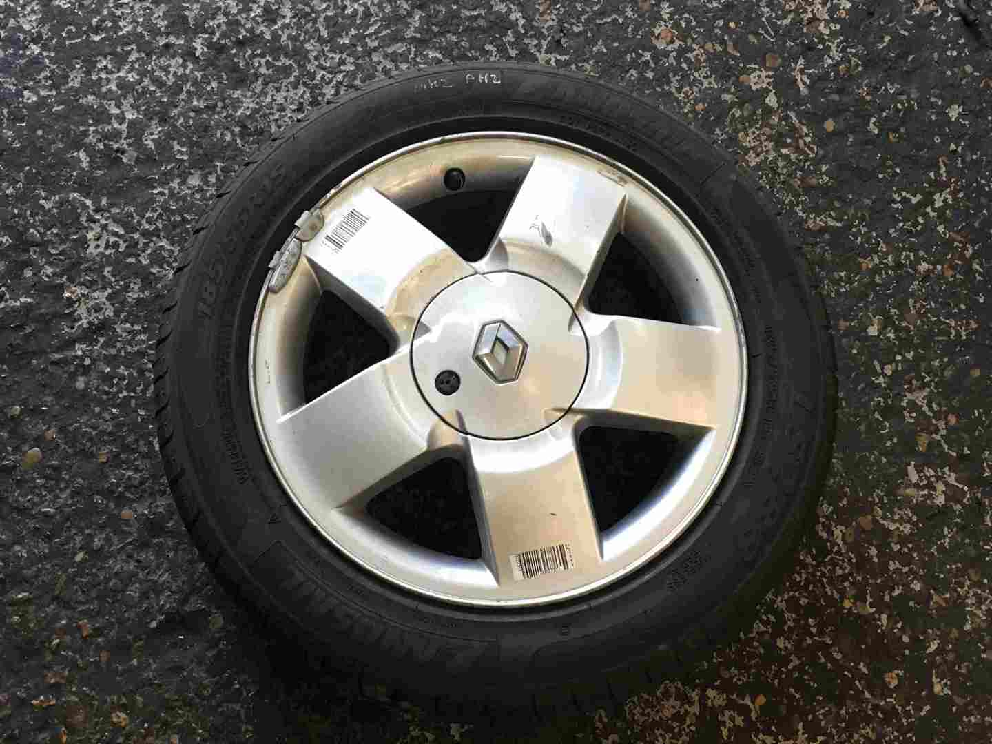 Renault Clio MK2 2001-2006 Equation Expression Alloy Wheel + Tyre 185 55 15 6m