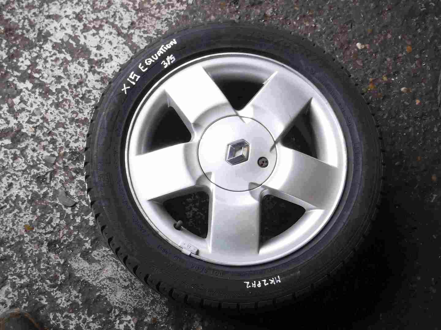 Renault Clio MK2 2001-2006 Equation Expression Alloy Wheel 15Inch + Tyre 6Mm 4/5