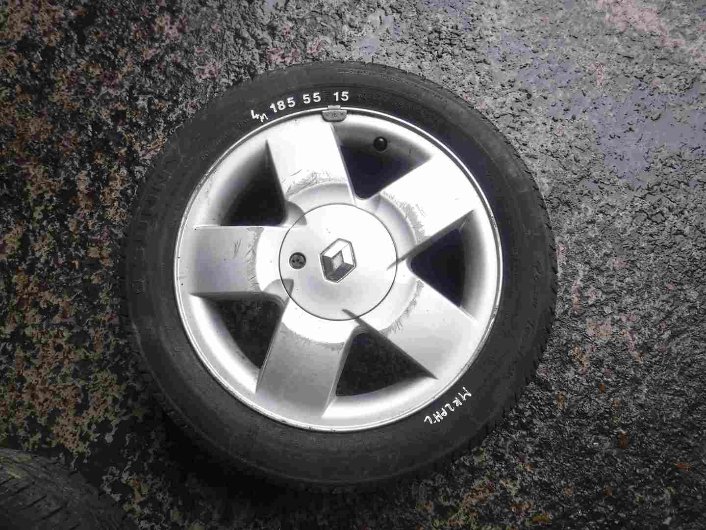 Renault Clio MK2 2001-2006 Expression Alloy Wheel + Tyre 185 55 15 4mm Tread
