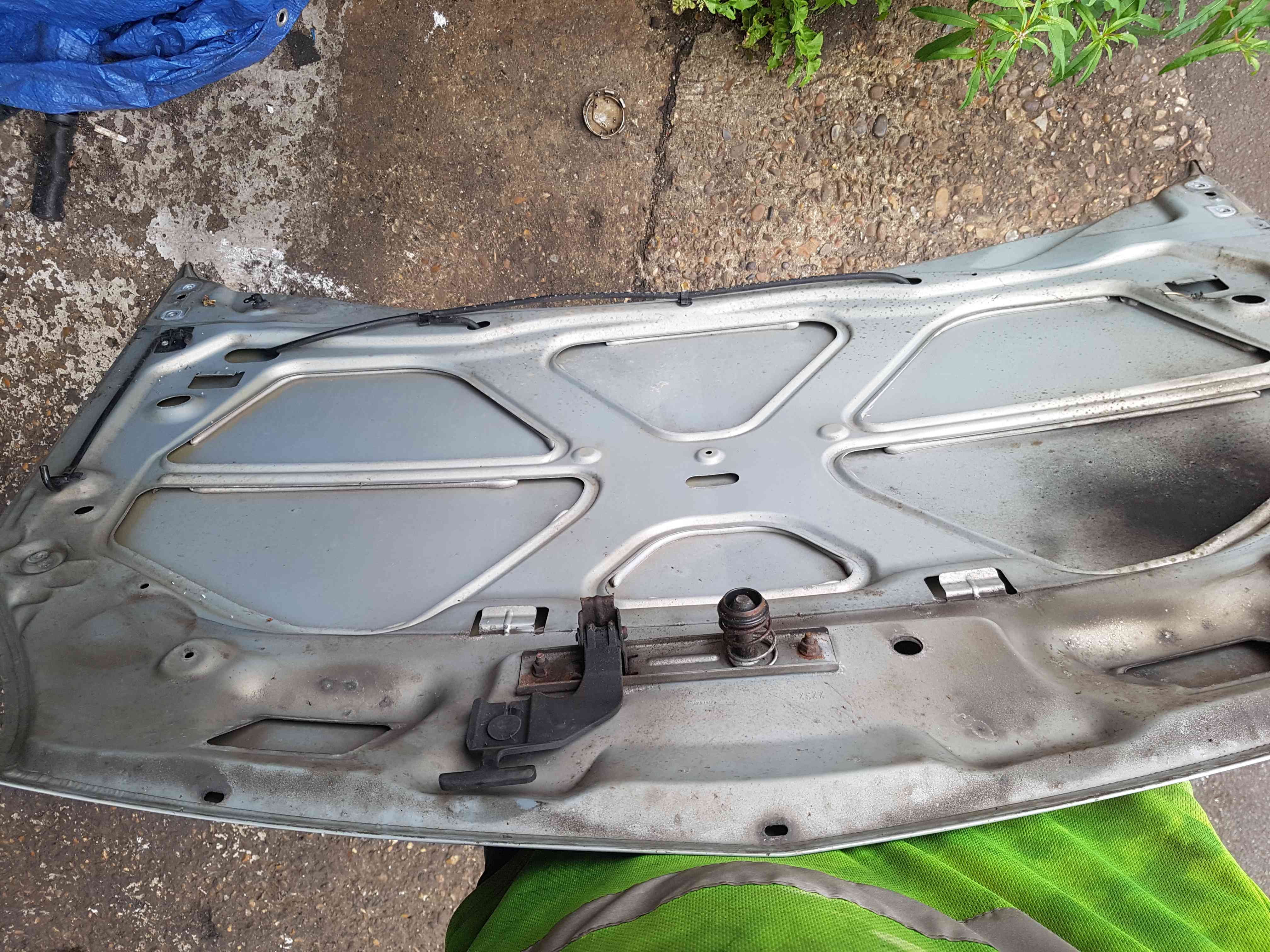 Thumb 5 Renault Clio MK2 2001-2006 Front Bonnet Silver 632