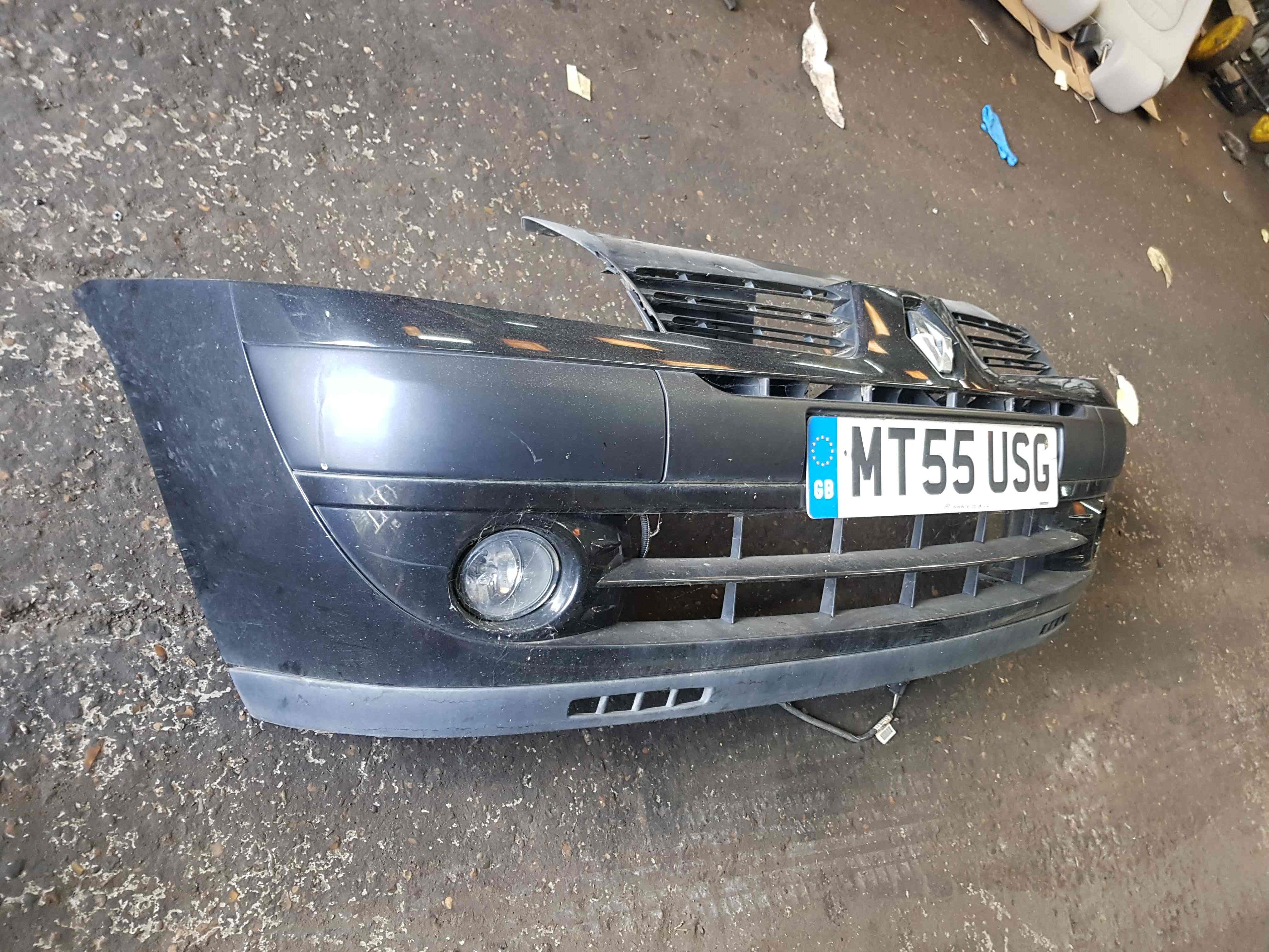 Thumb 3 Renault Clio MK2 2001-2006 Front Bumper Black 676