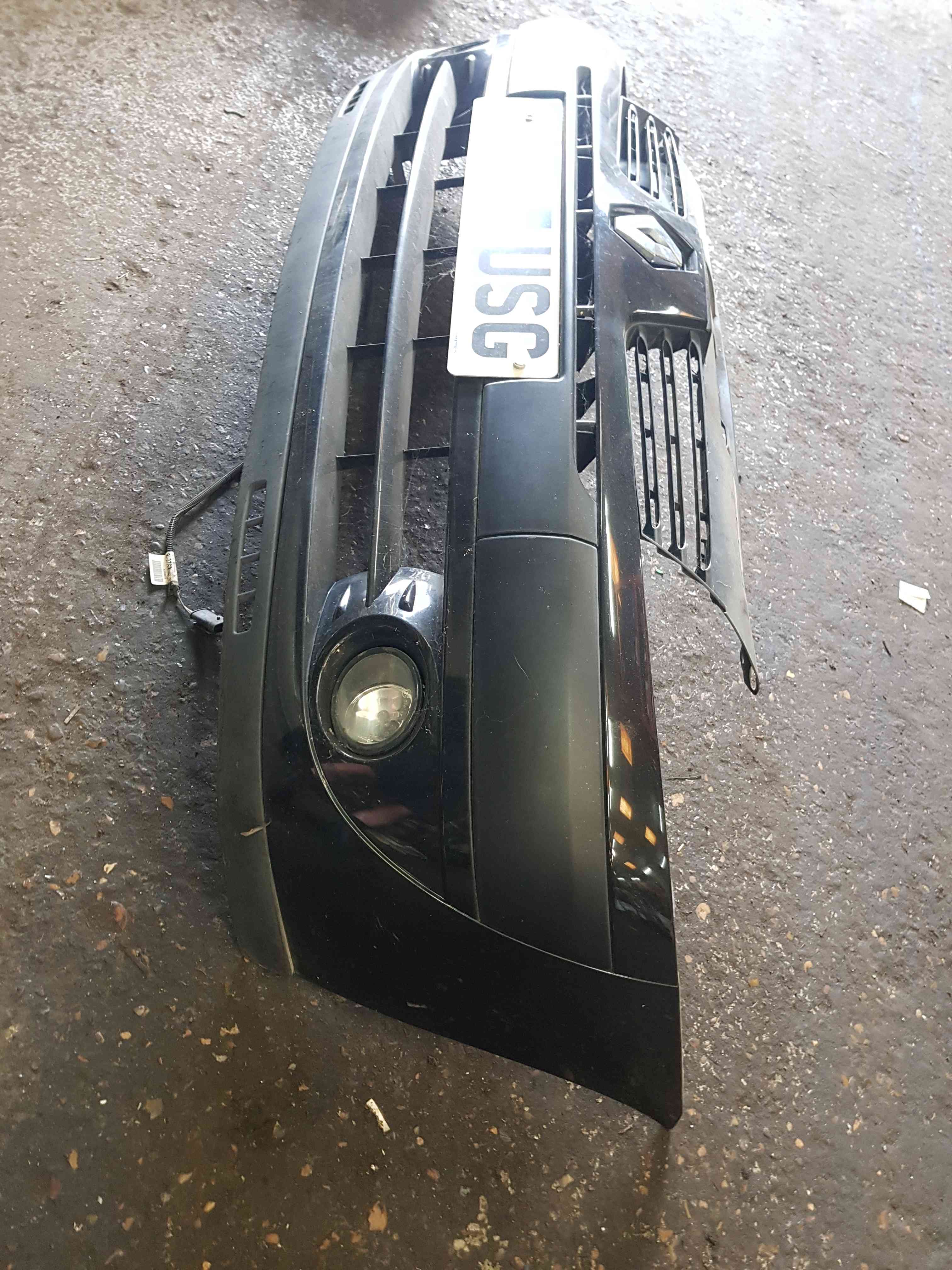 Thumb 5 Renault Clio MK2 2001-2006 Front Bumper Black 676