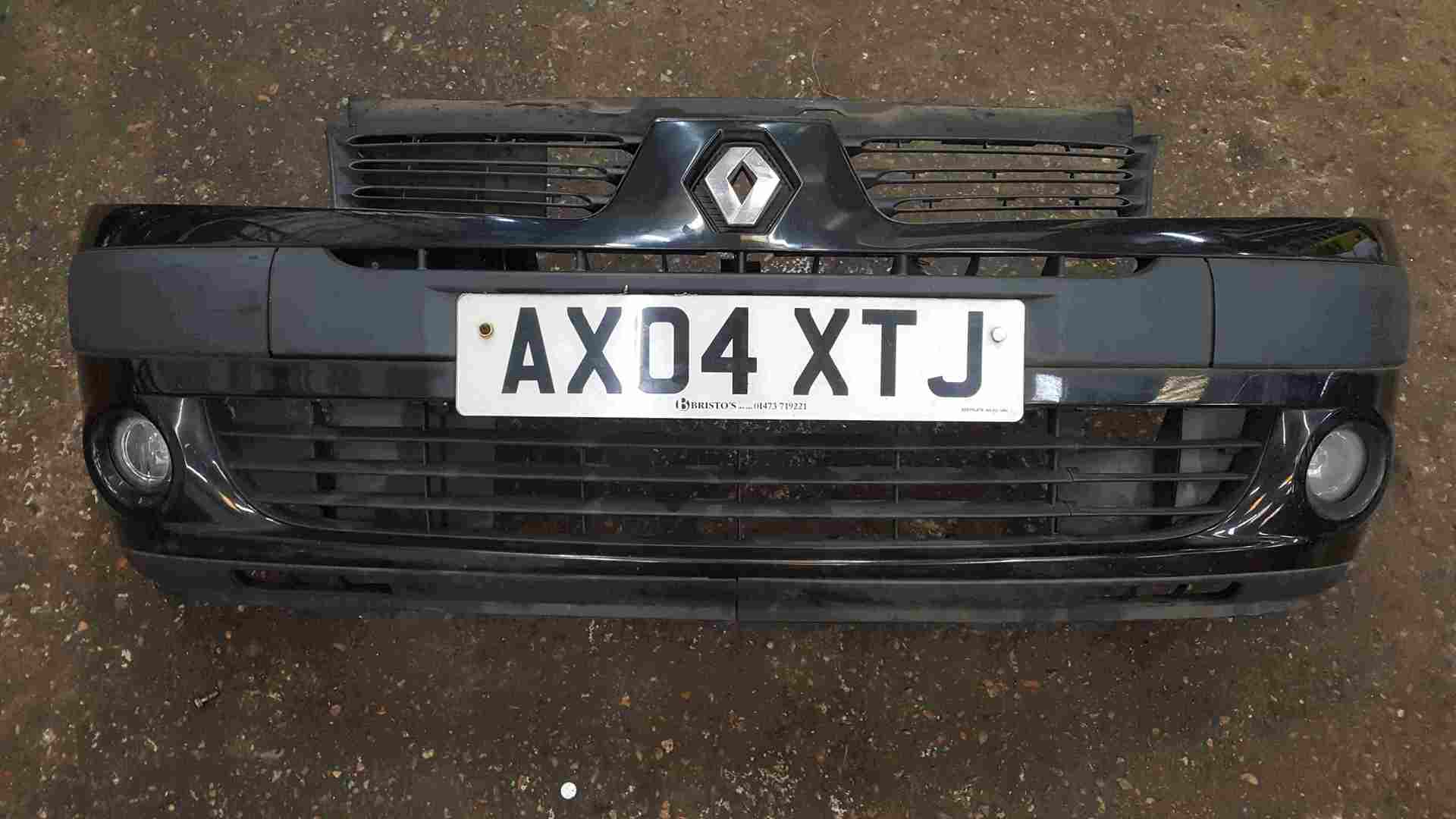 Thumb 2 Renault Clio MK2 2001-2006 Front Bumper Black 676