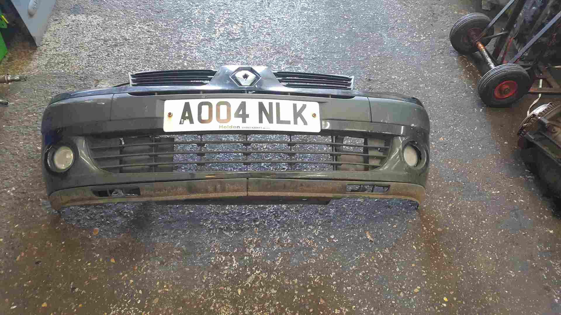 Renault Clio MK2 2001-2006 Front Bumper Black 676