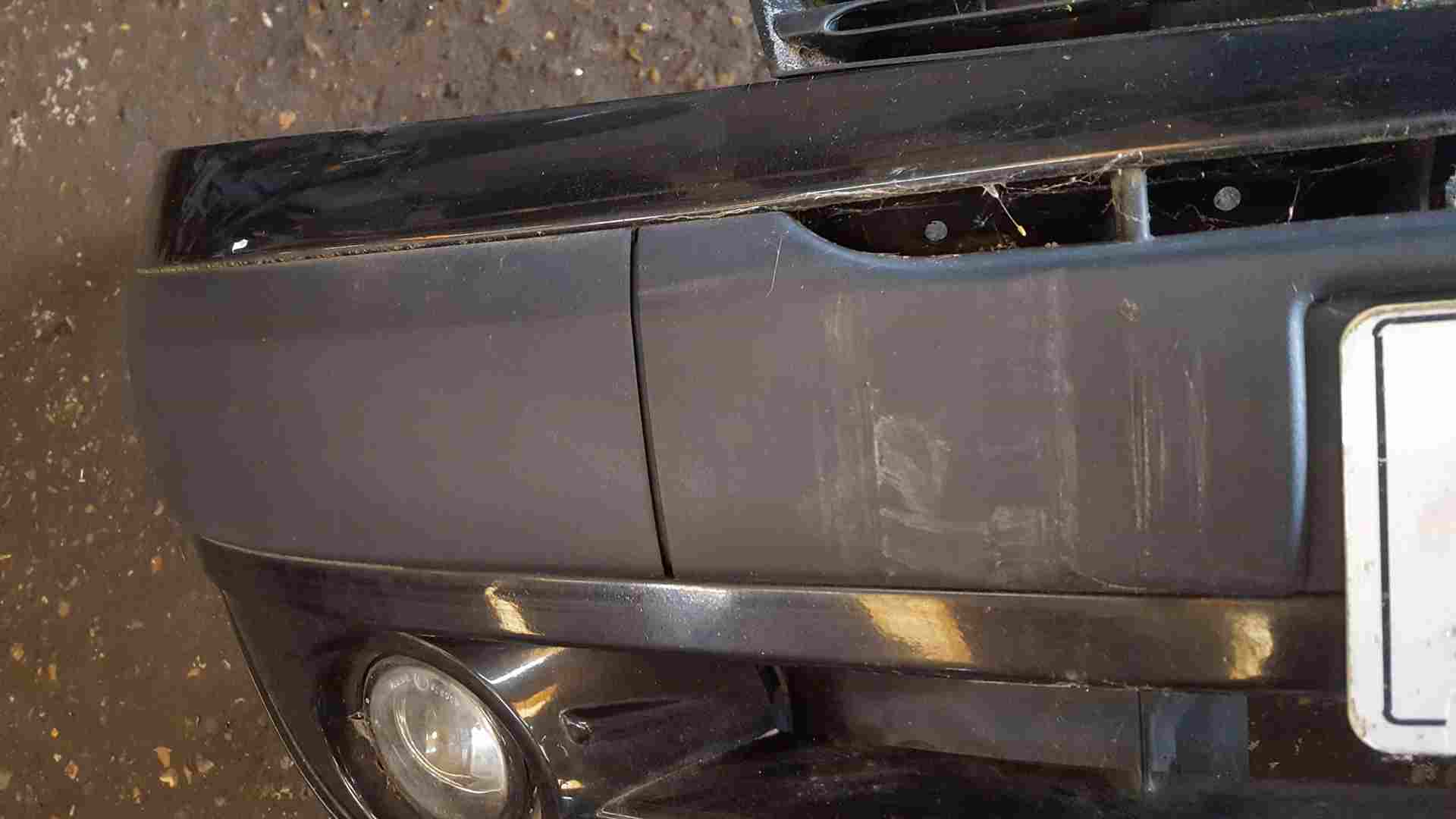 Thumb 3 Renault Clio MK2 2001-2006 Front Bumper Black 676