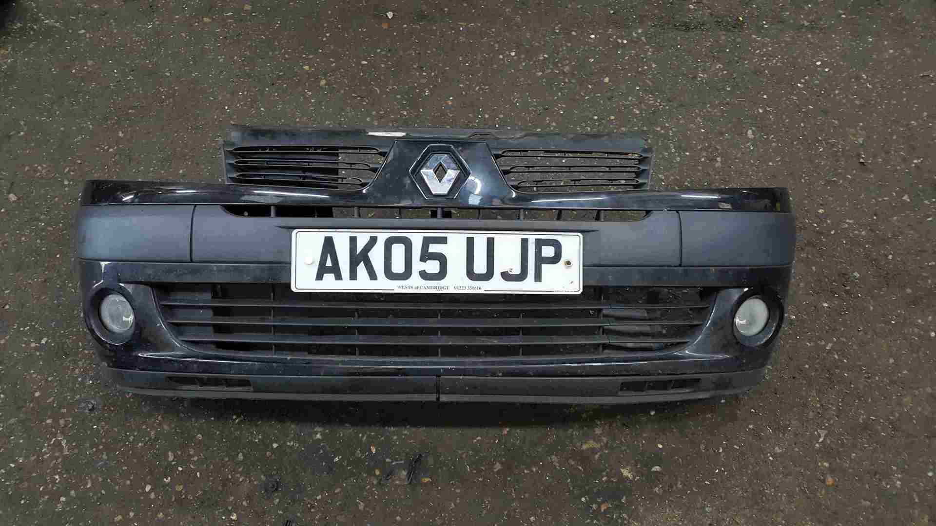 Renault Clio MK2 2001-2006 Front Bumper Black 676
