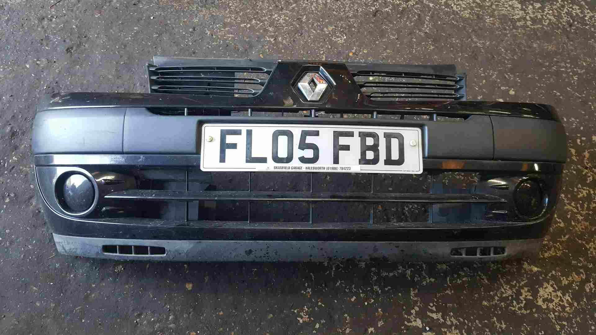 Renault Clio MK2 2001-2006 Front Bumper Black 676
