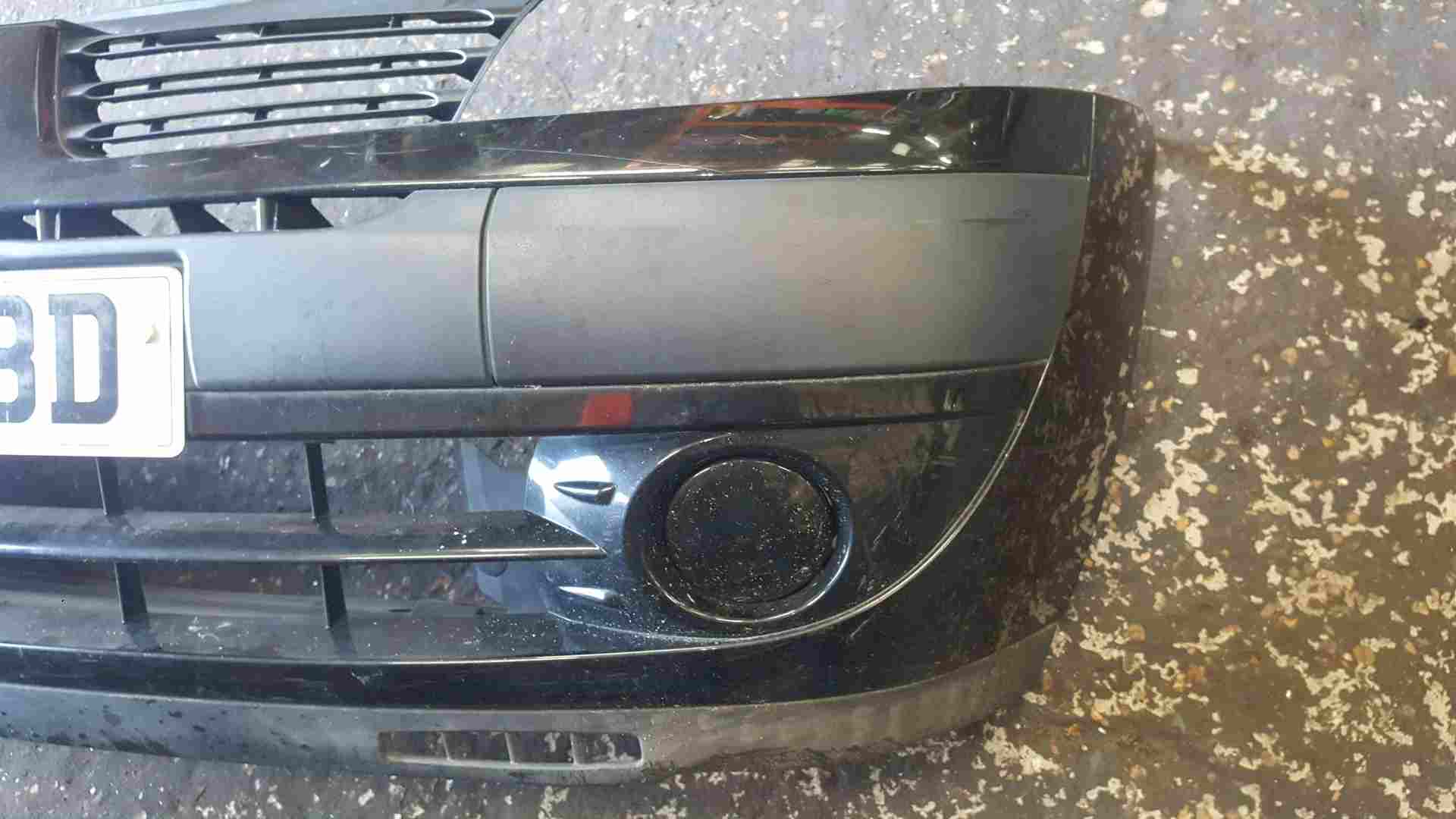 Thumb 2 Renault Clio MK2 2001-2006 Front Bumper Black 676
