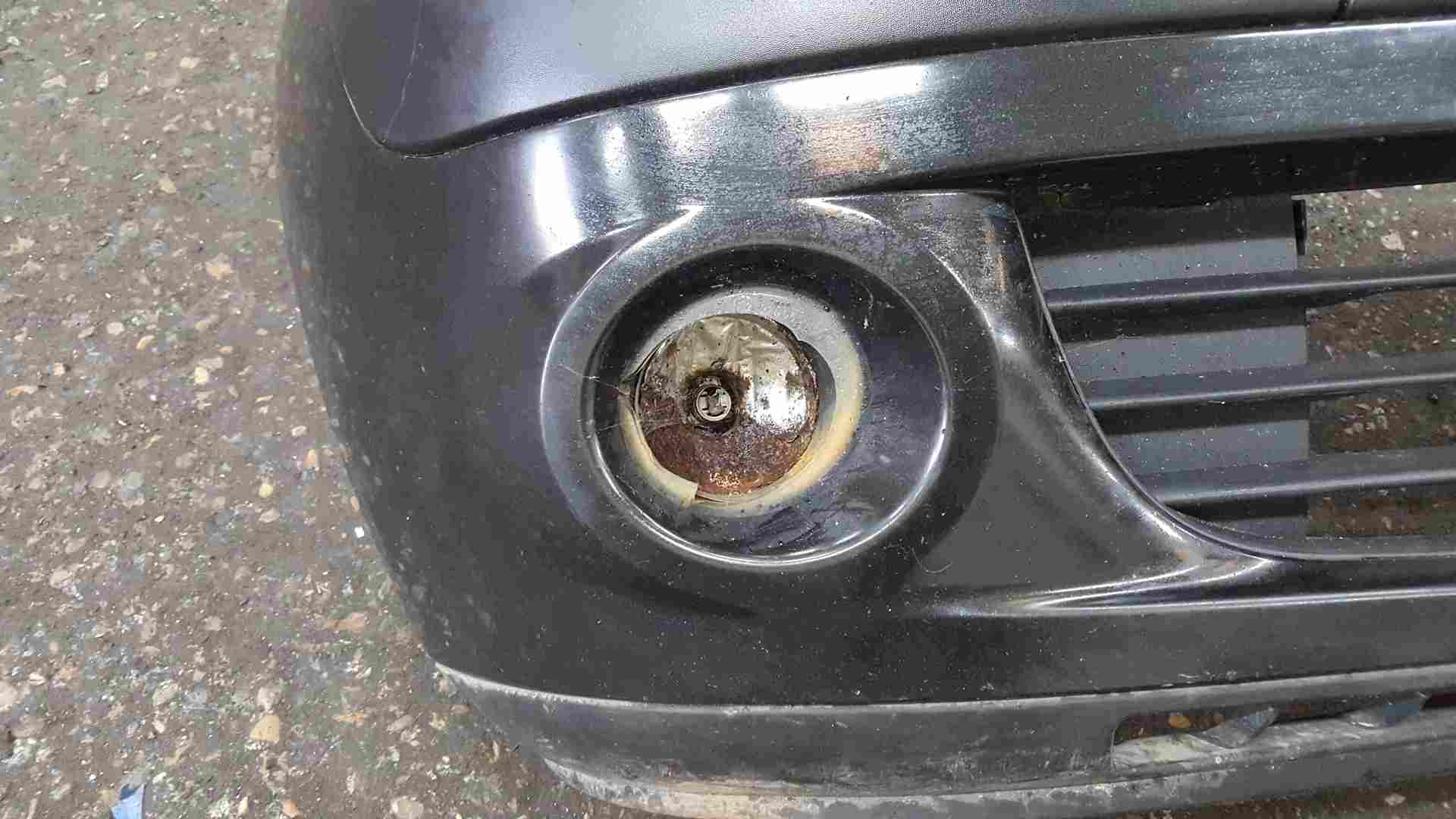 Thumb 2 Renault Clio MK2 2001-2006 Front Bumper Black 676 Col