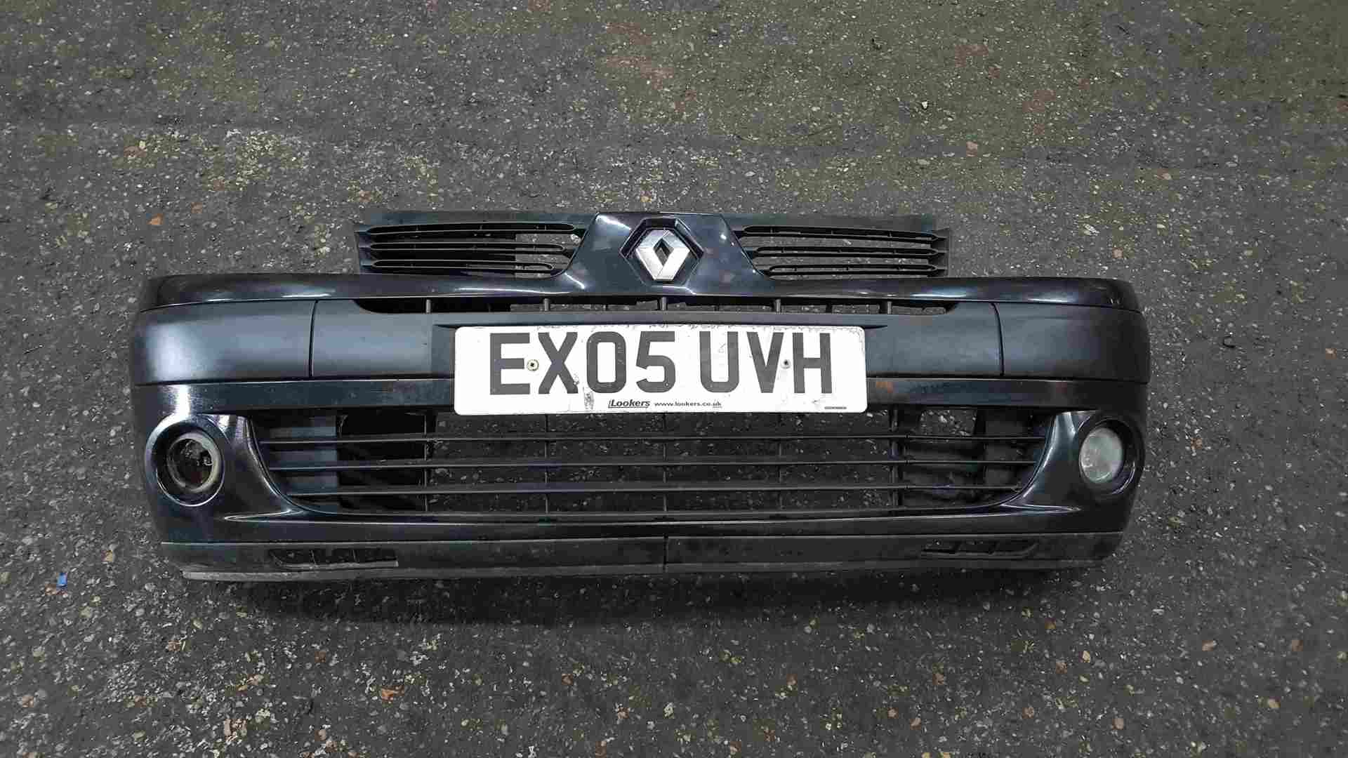 Renault Clio MK2 2001-2006 Front Bumper Black 676 Col