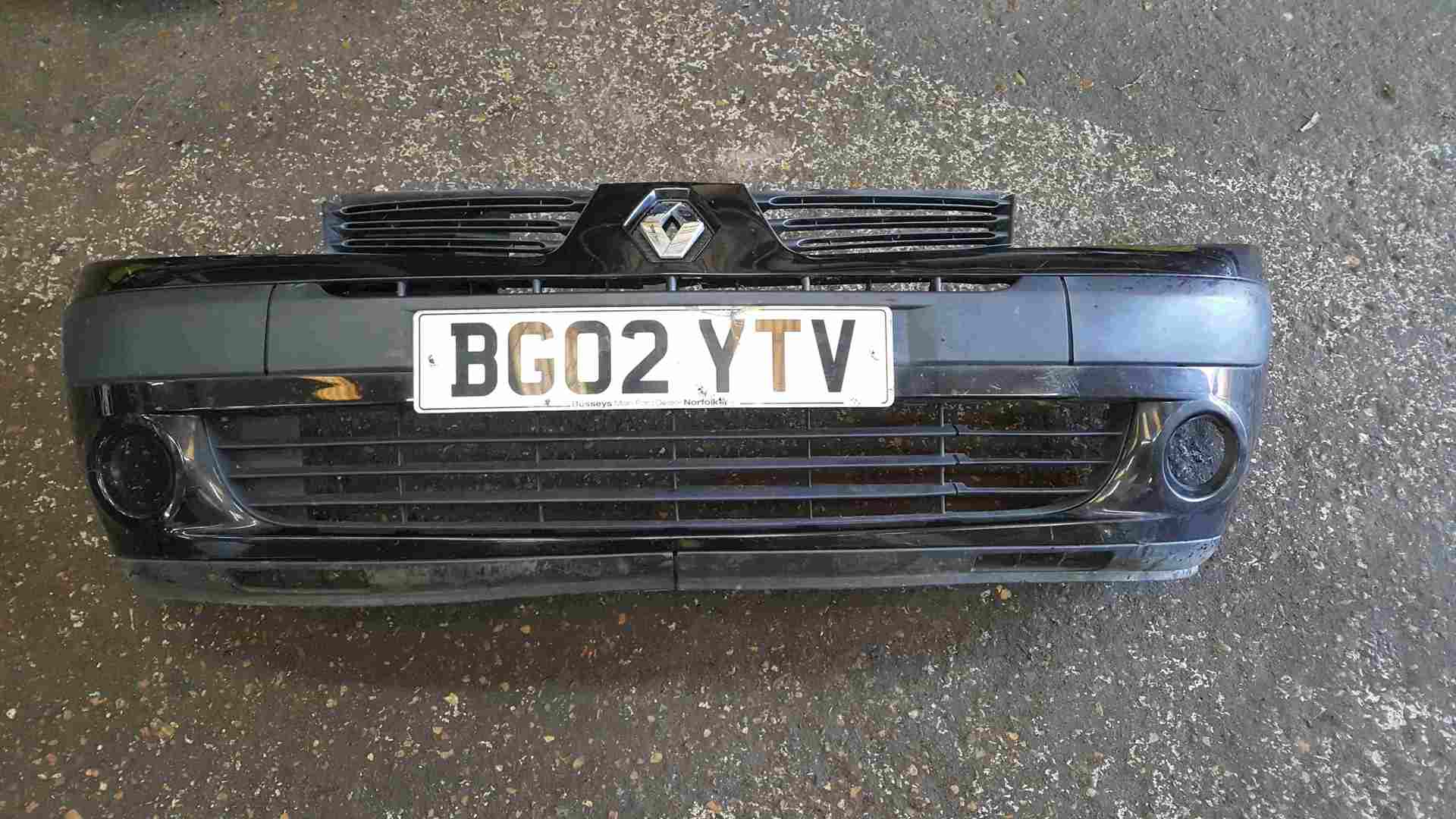 Renault Clio MK2 2001-2006 Front Bumper Black 676 Color
